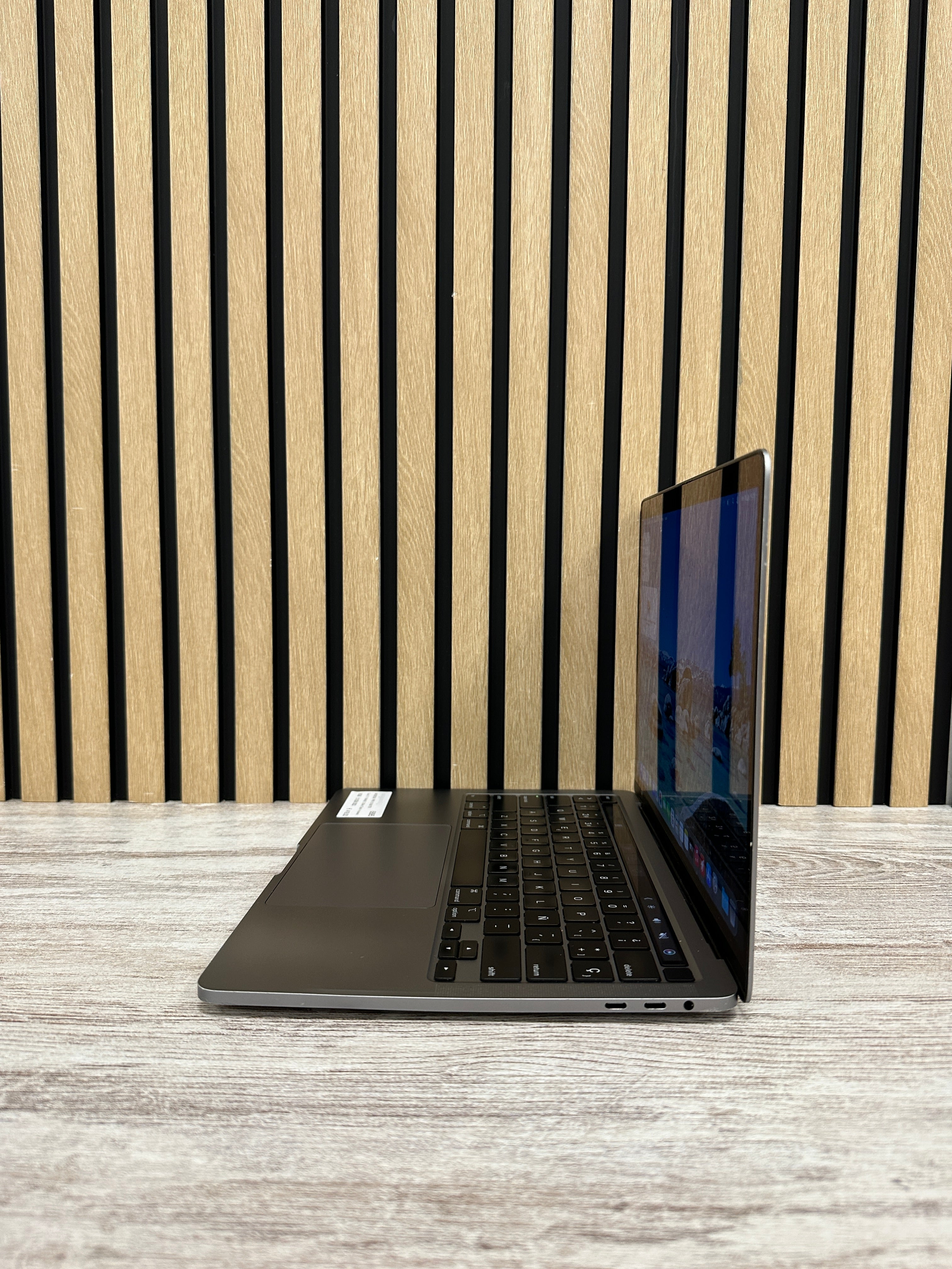 PRO 13 2020 TB Core i7 i7-1068NG7 2.3GHz (Total: 4 núcleos) 16GB 512GB SSD