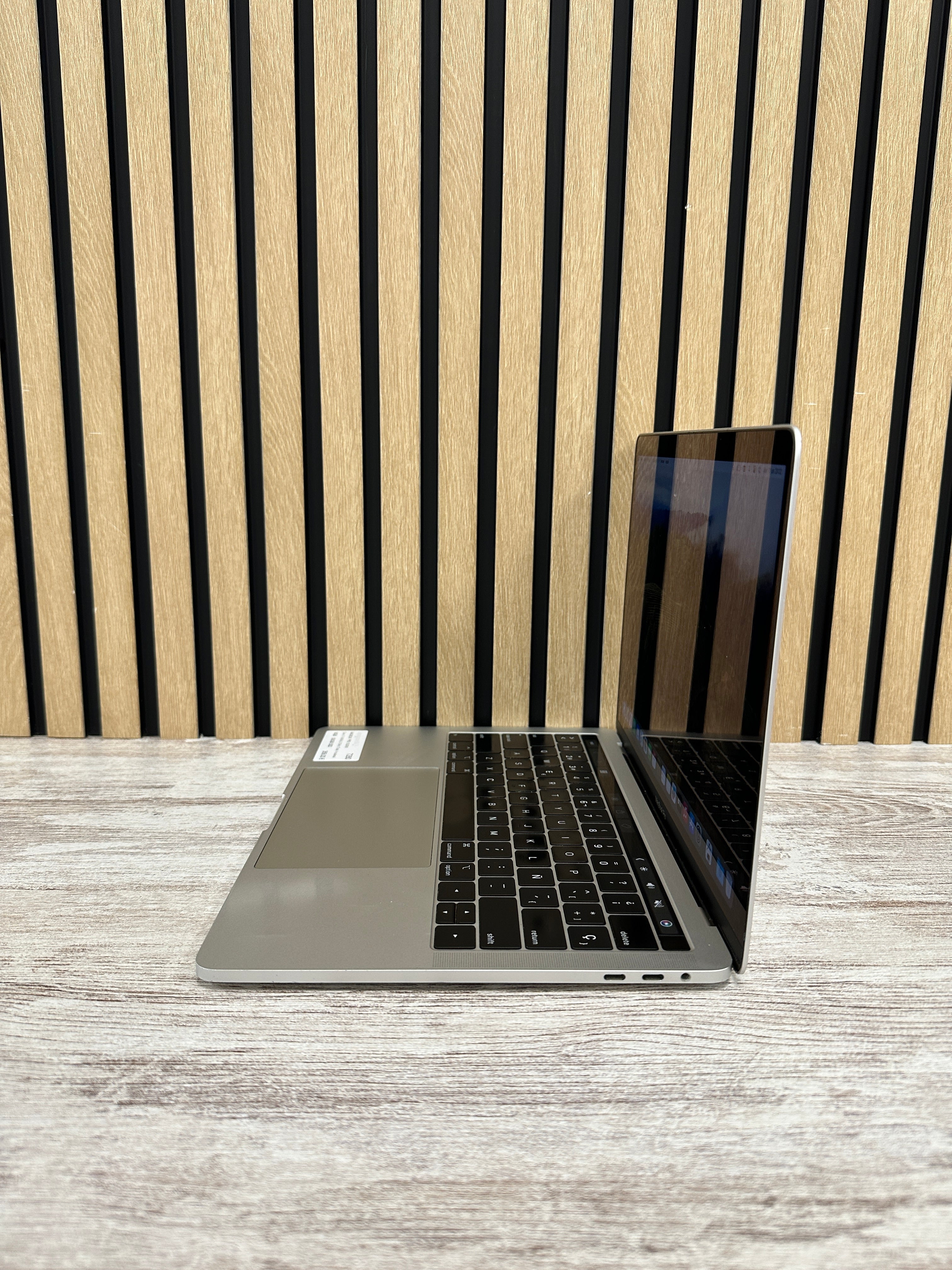 MacBook Pro 13" 2018 i7 16GB 500GB SSD - Moyacell