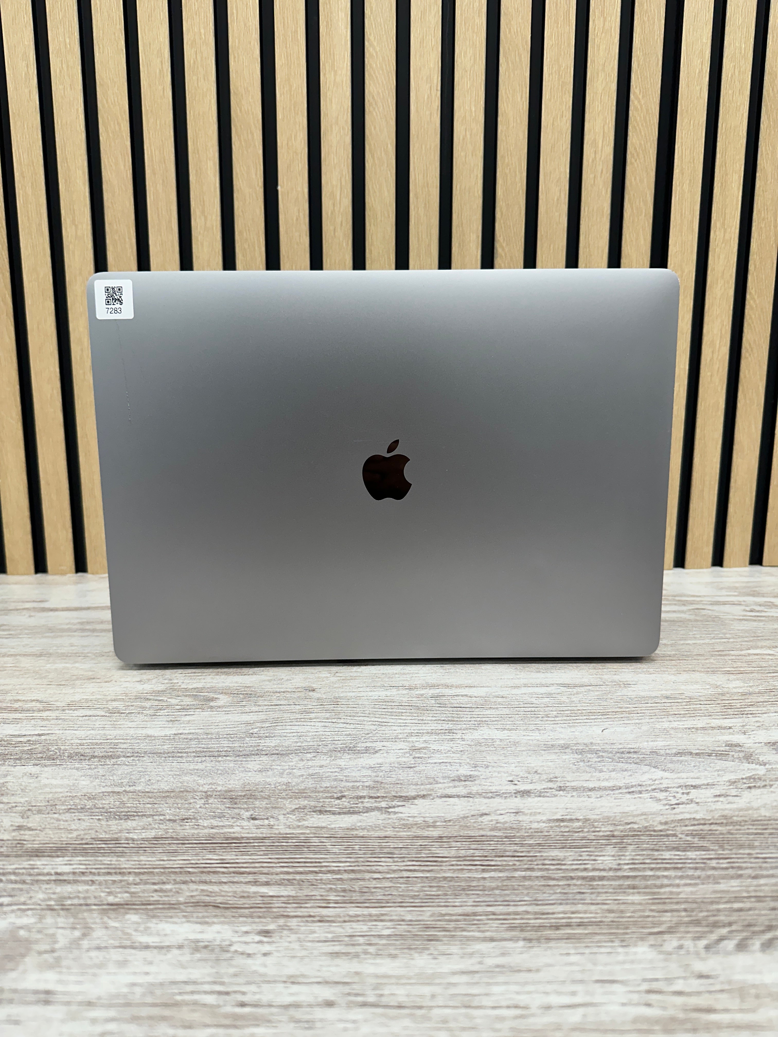 PRO 16 2019 Core i9 9980HK 2.4GHz (Total: 8 núcleos) 16GB 500GB SSD