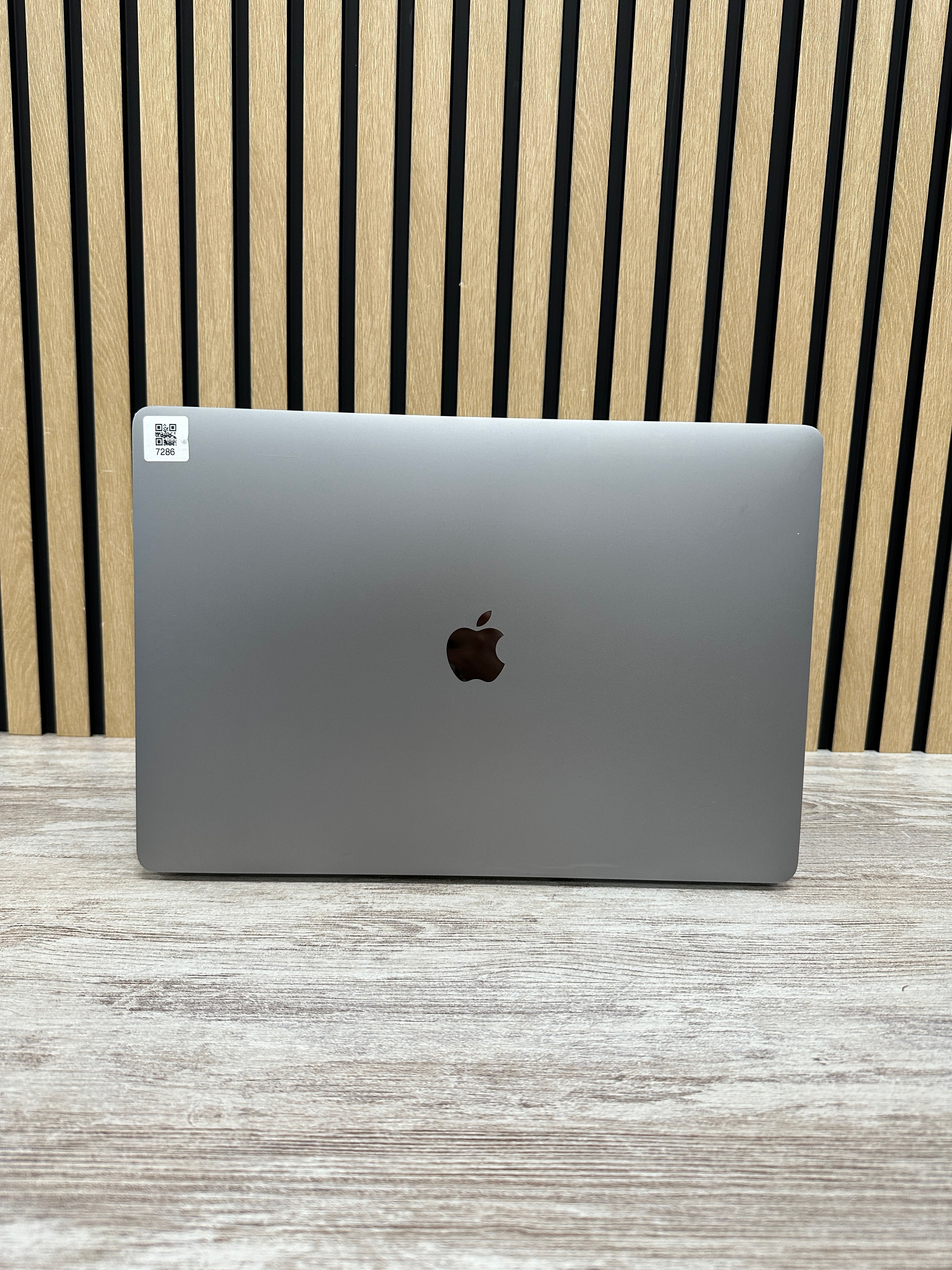 PRO 16 2019 Core i9 9980HK 2.4GHz (Total: 8 núcleos) 16GB 500GB SSD