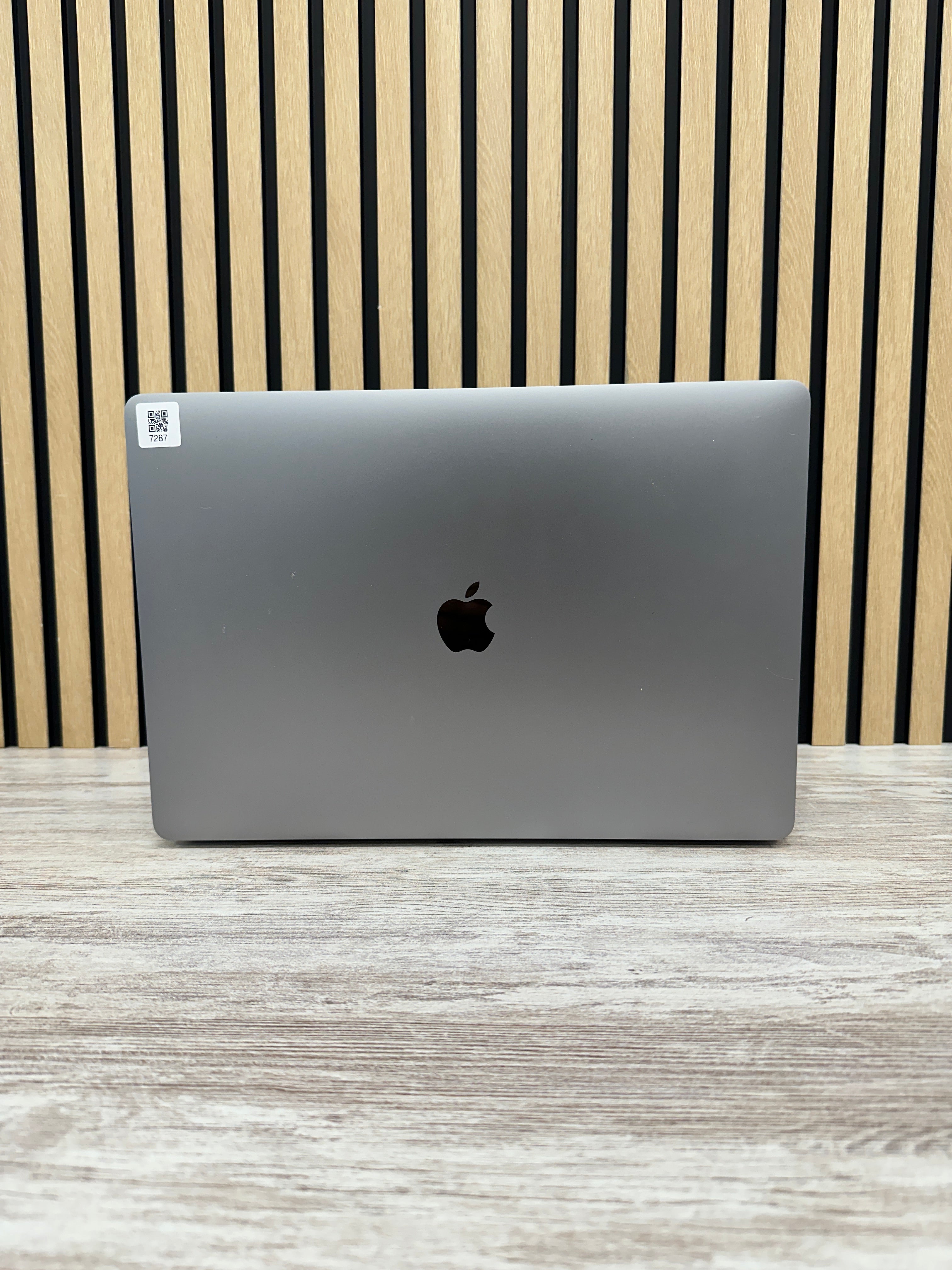 PRO 16 2019 Core i9 9980HK 2.4GHz (Total: 8 núcleos) 32GB 1TB SSD