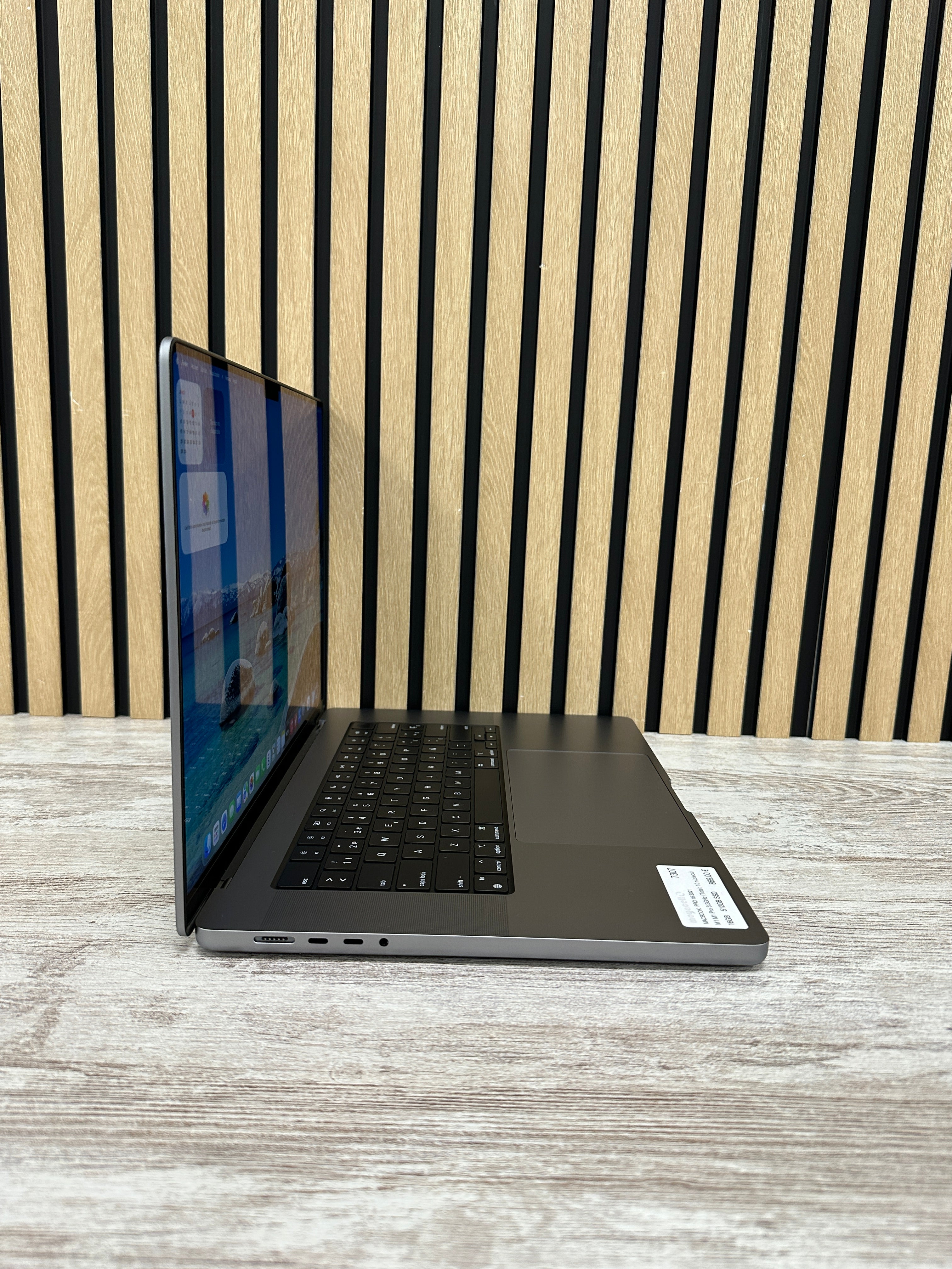 PRO 16 2021 M1 M1 Pro 3.2GHz (Total: 10 núcleos) 16GB 512GB SSD