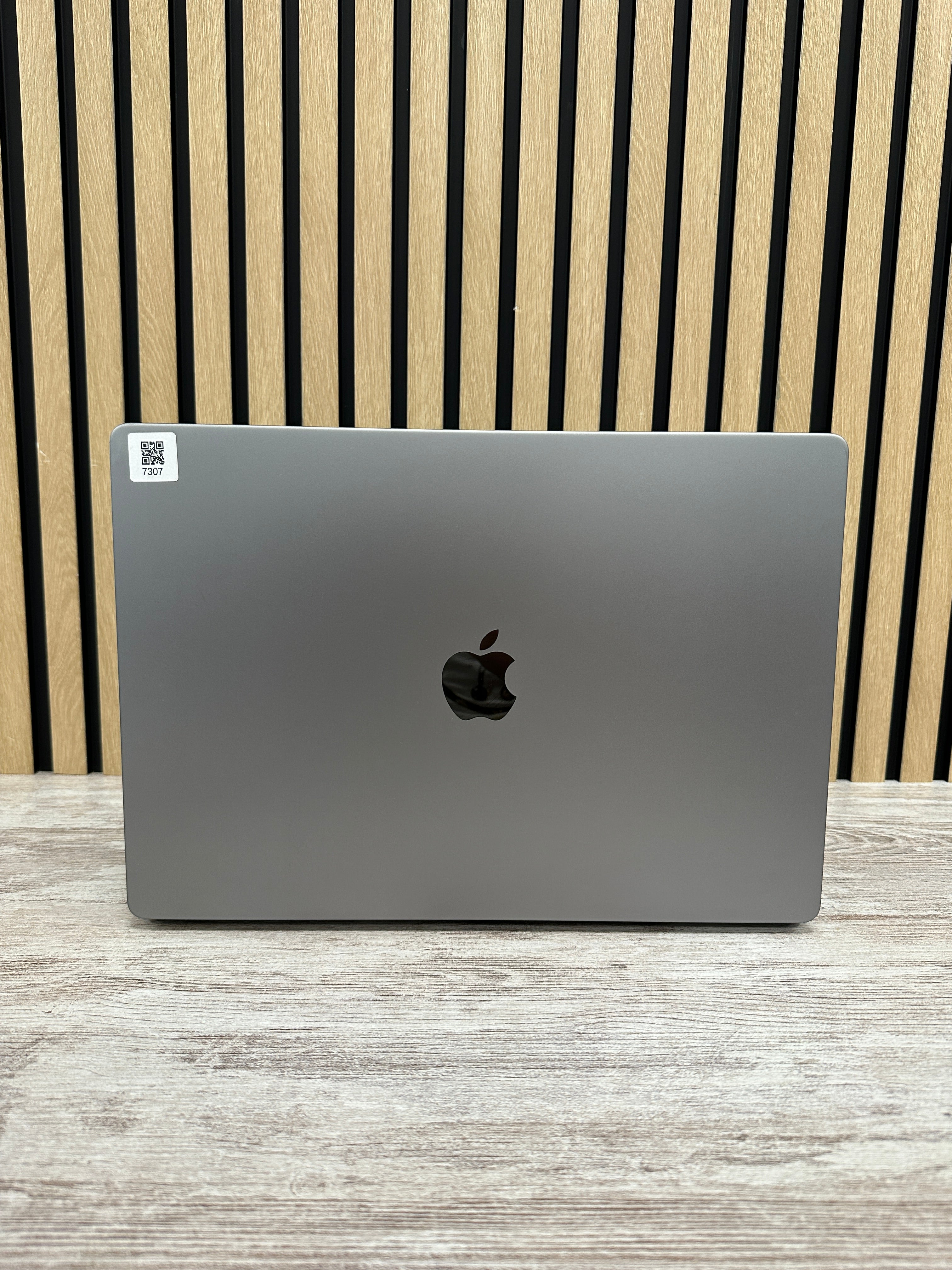 PRO 16 2021 M1 M1 Pro 3.2GHz (Total: 10 núcleos) 16GB 512GB SSD