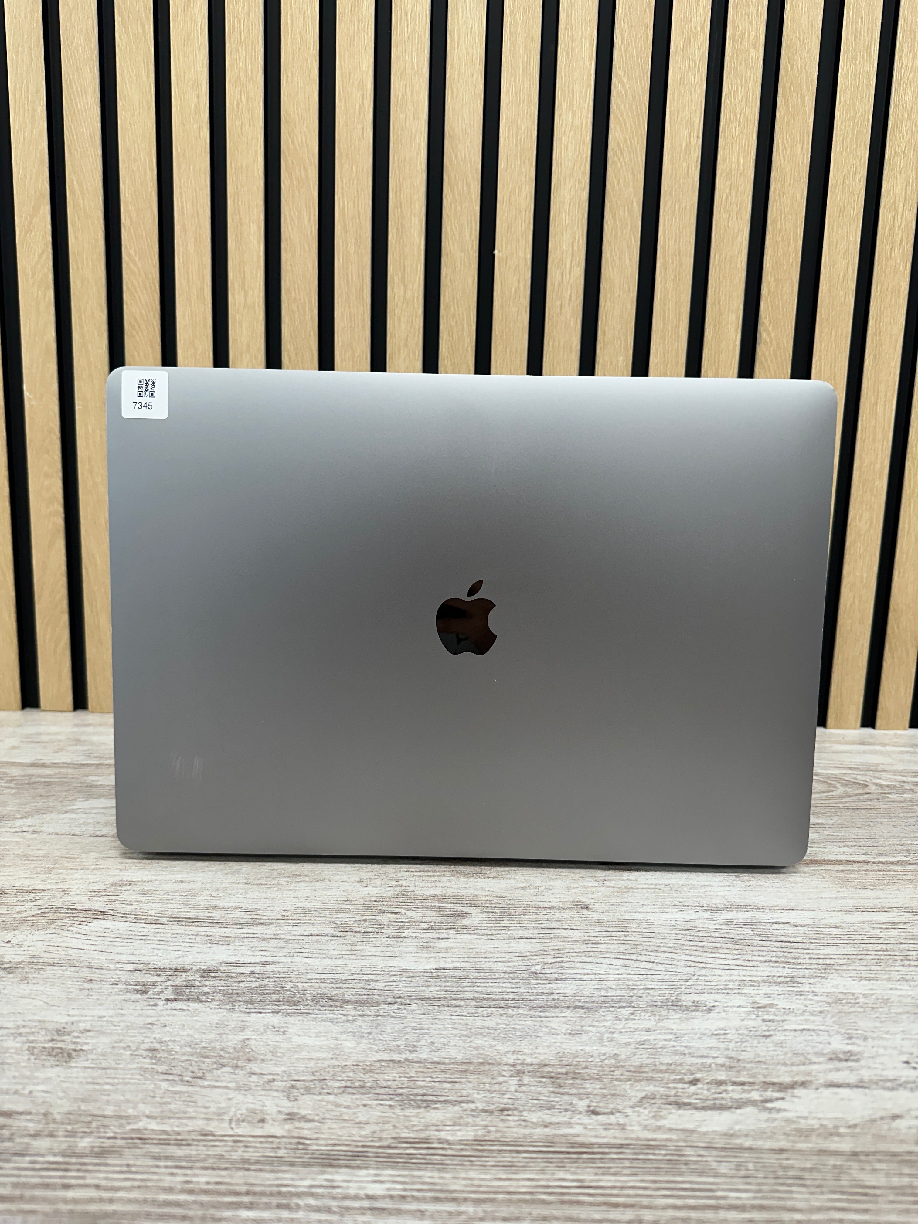 PRO 16 2019 Core i9 9980HK 2.4GHz (Total: 8 núcleos) 16GB 500GB SSD