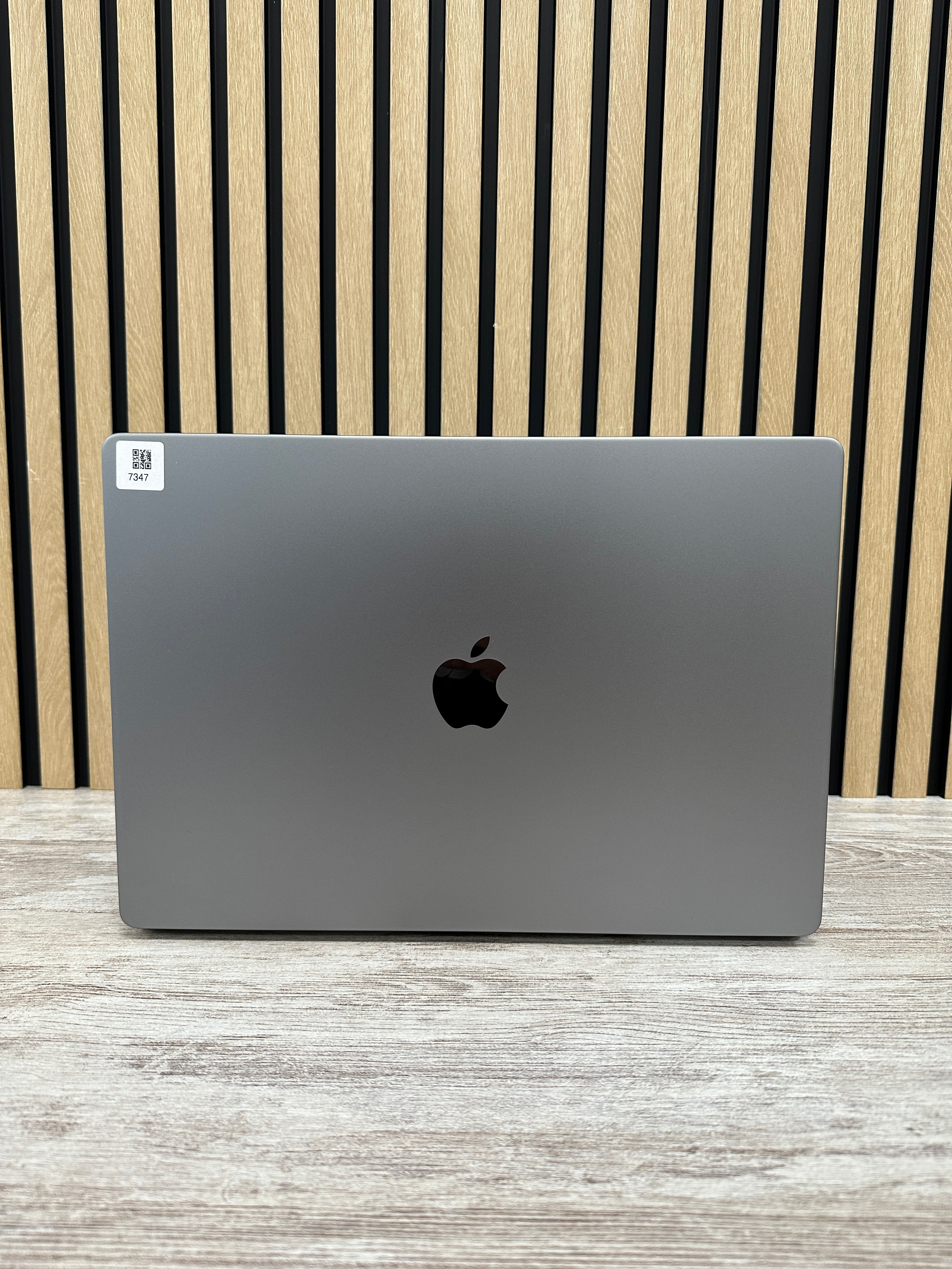PRO 16 2021 M1 M1 Pro 3.2GHz (Total: 10 núcleos) 16GB 512GB SSD