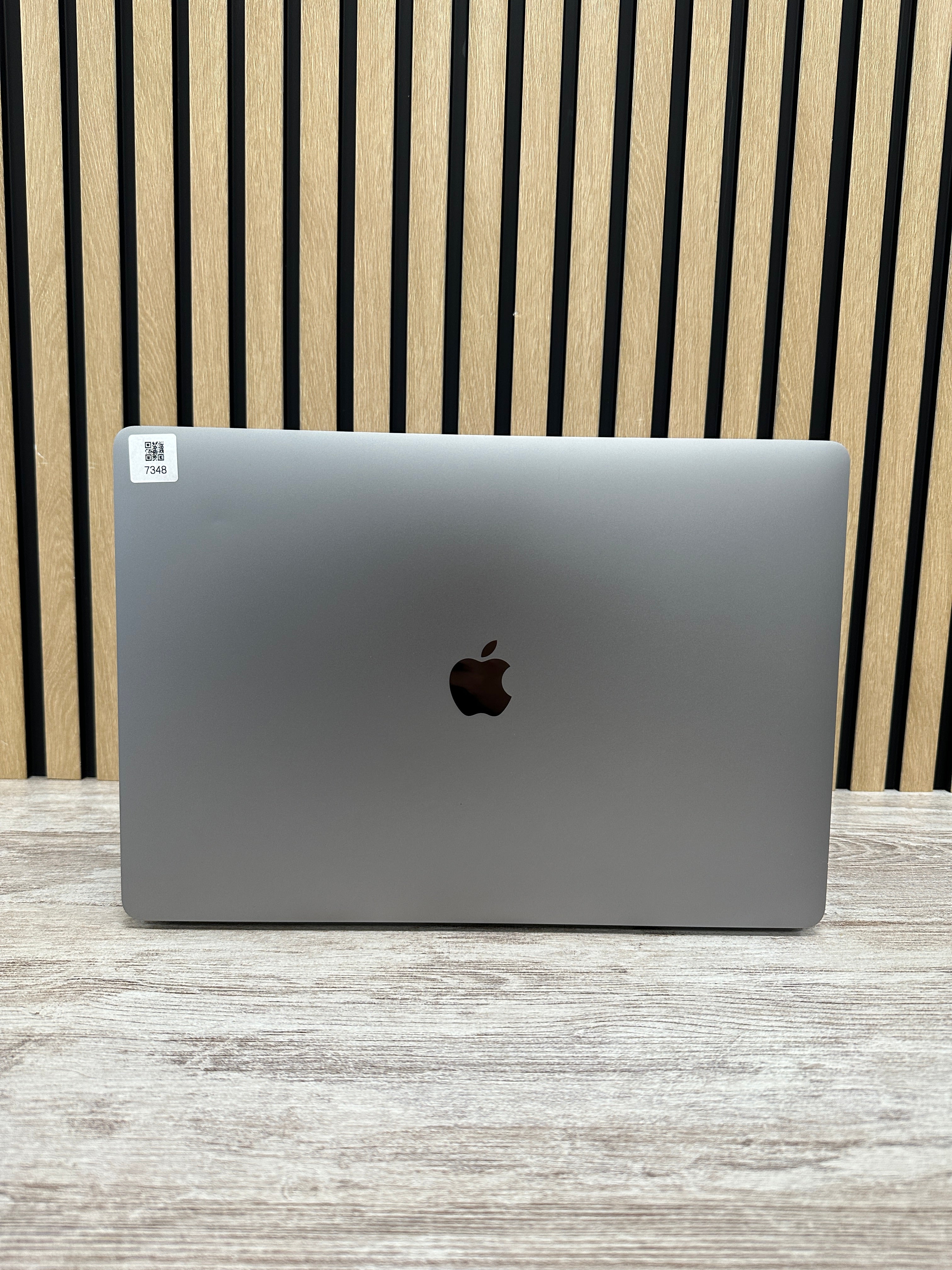 PRO 16 2019 Core i9 i9-9880H 2.3GHz (Total: 8 núcleos) 32GB 1TB SSD