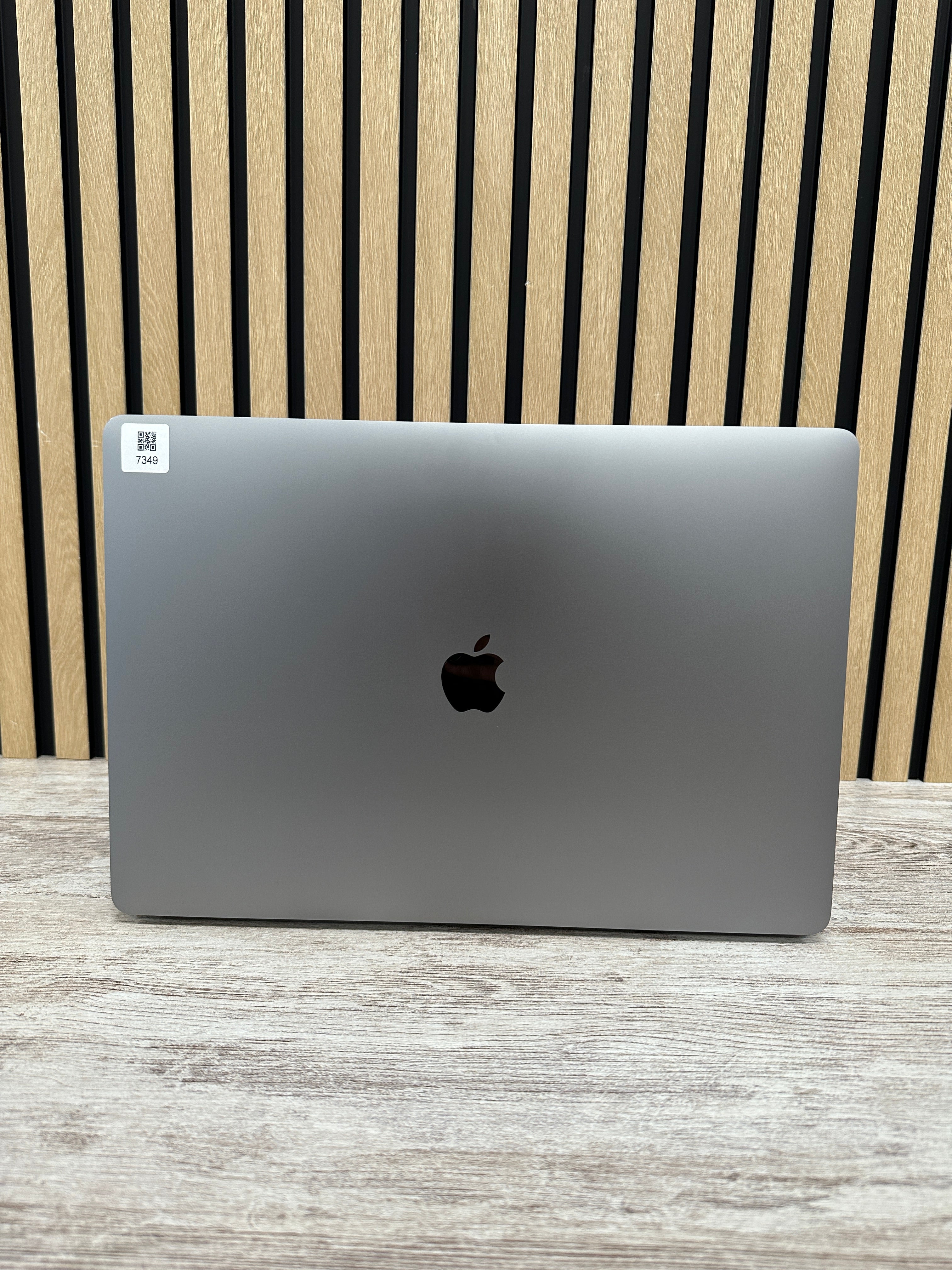 PRO 16 2019 Core i9 i9-9880H 2.3GHz (Total: 8 núcleos) 32GB 1TB SSD