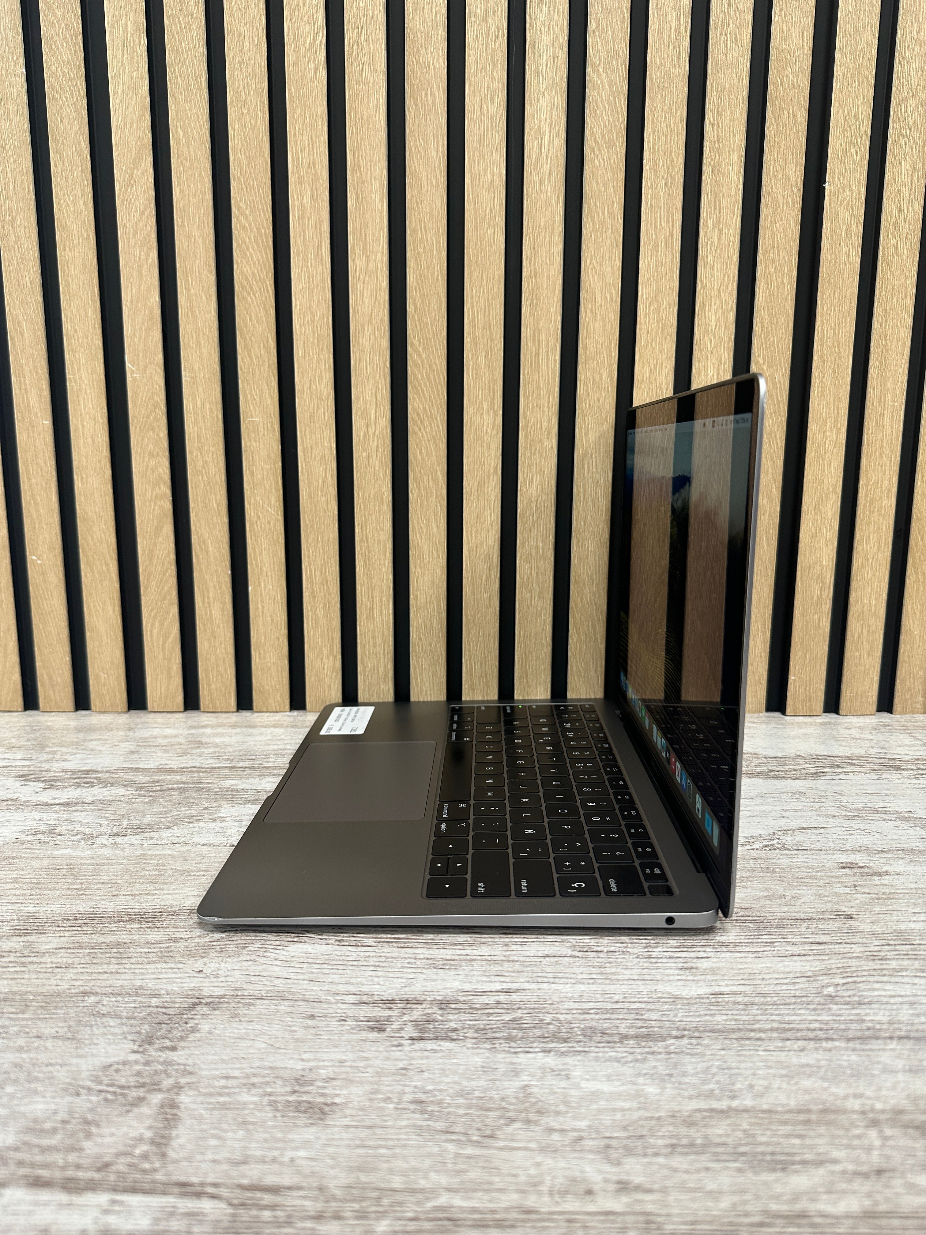 MacBook Air 13" 2019 i5 16GB 256GB SSD