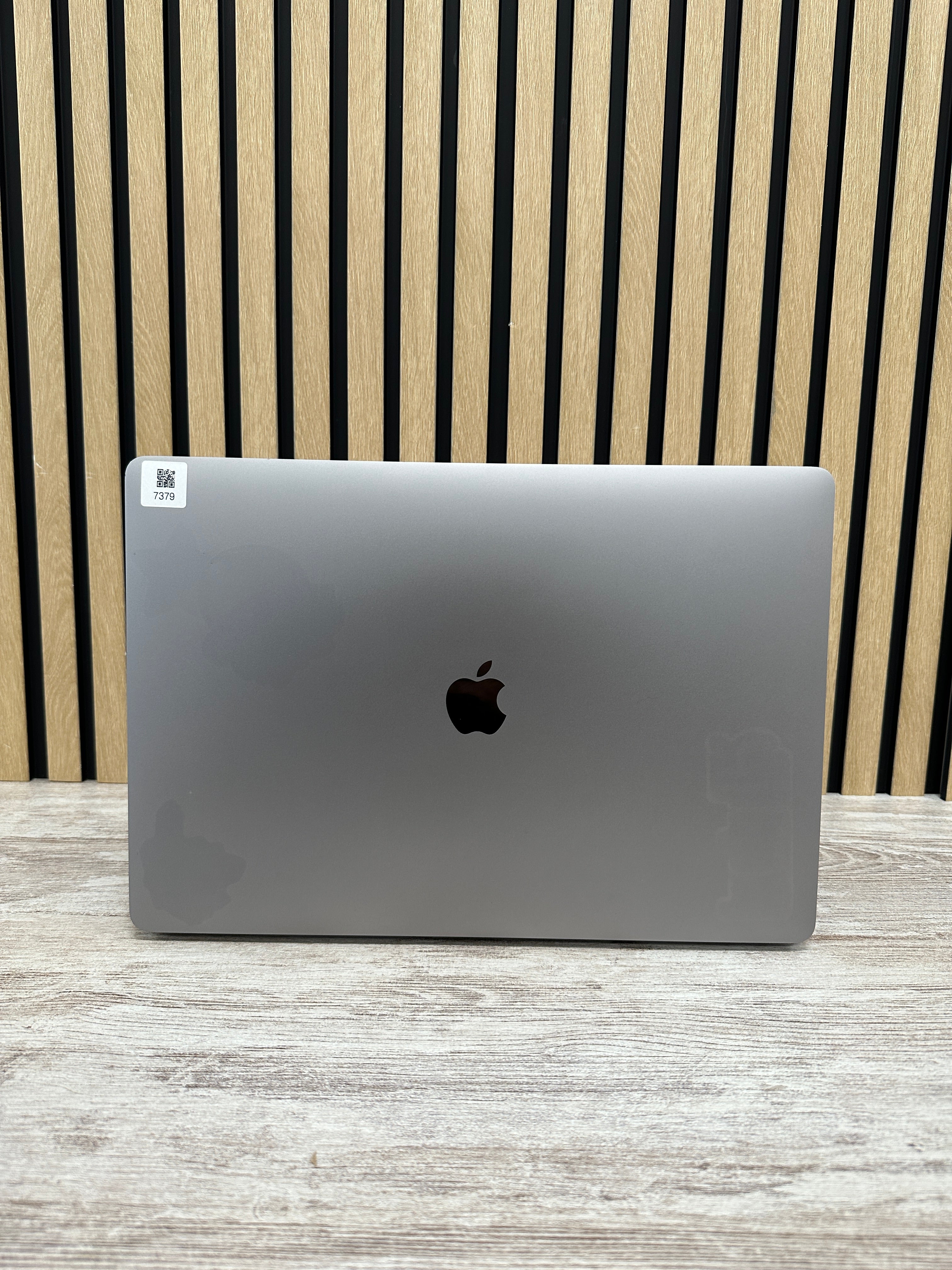 PRO 16 2019 Core i9 9980HK 2.4GHz (Total: 8 núcleos) 16GB 500GB SSD