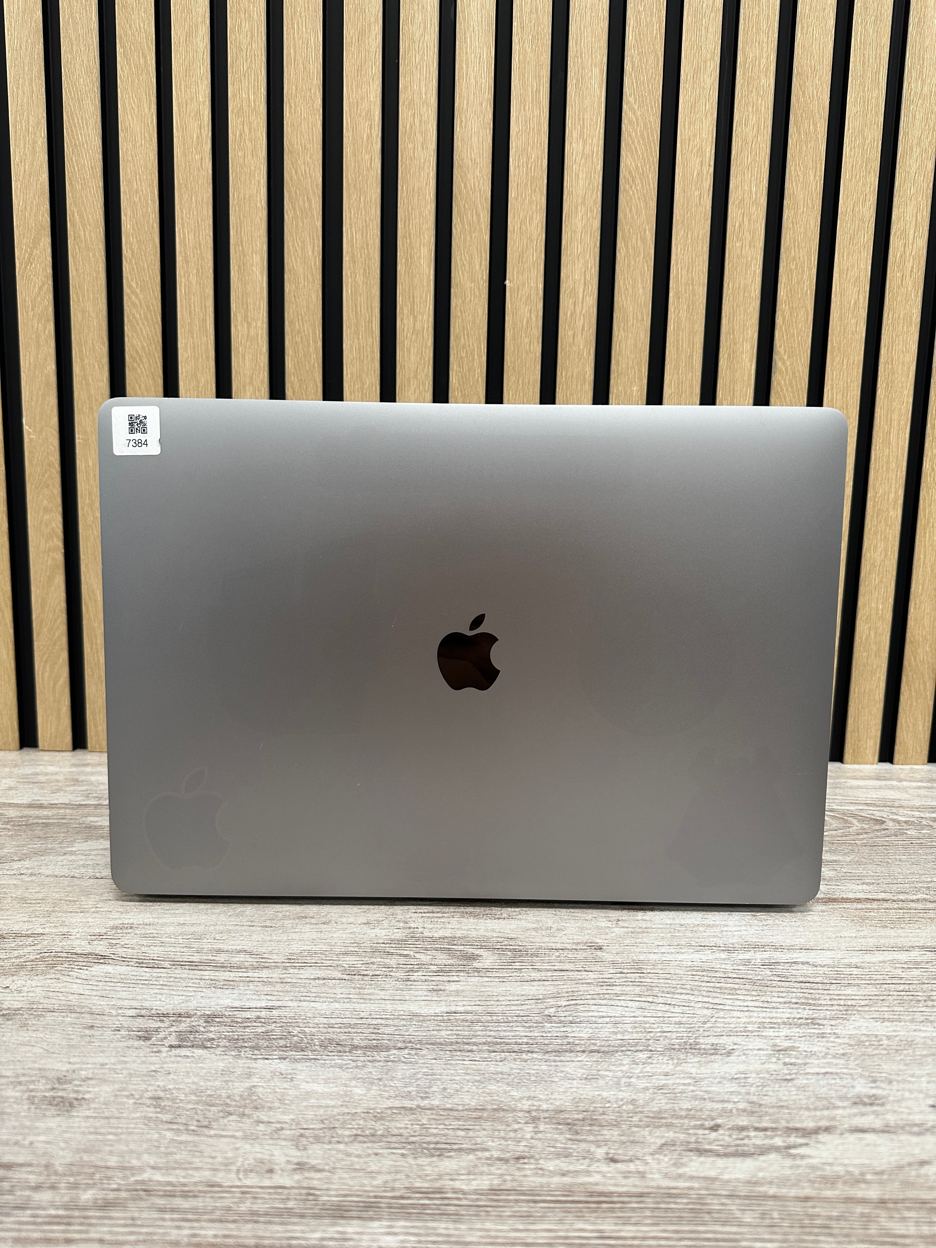 PRO 16 2019 Core i7 i7-9750H 2.6GHz (Total: 6 núcleos) 16GB 500GB SSD - Moyacell