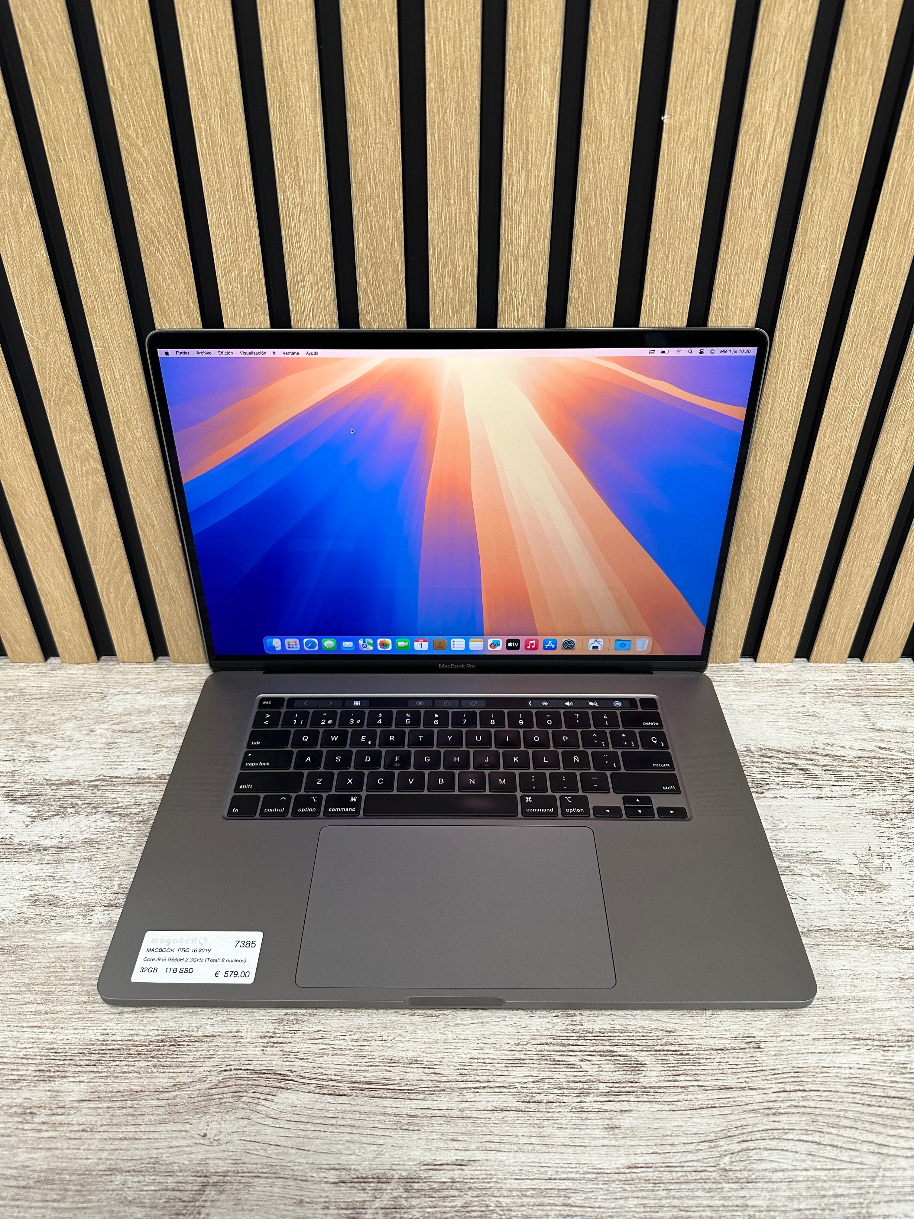 PRO 16 2019 Core i9 i9-9880H 2.3GHz (Total: 8 núcleos) 32GB 1TB SSD