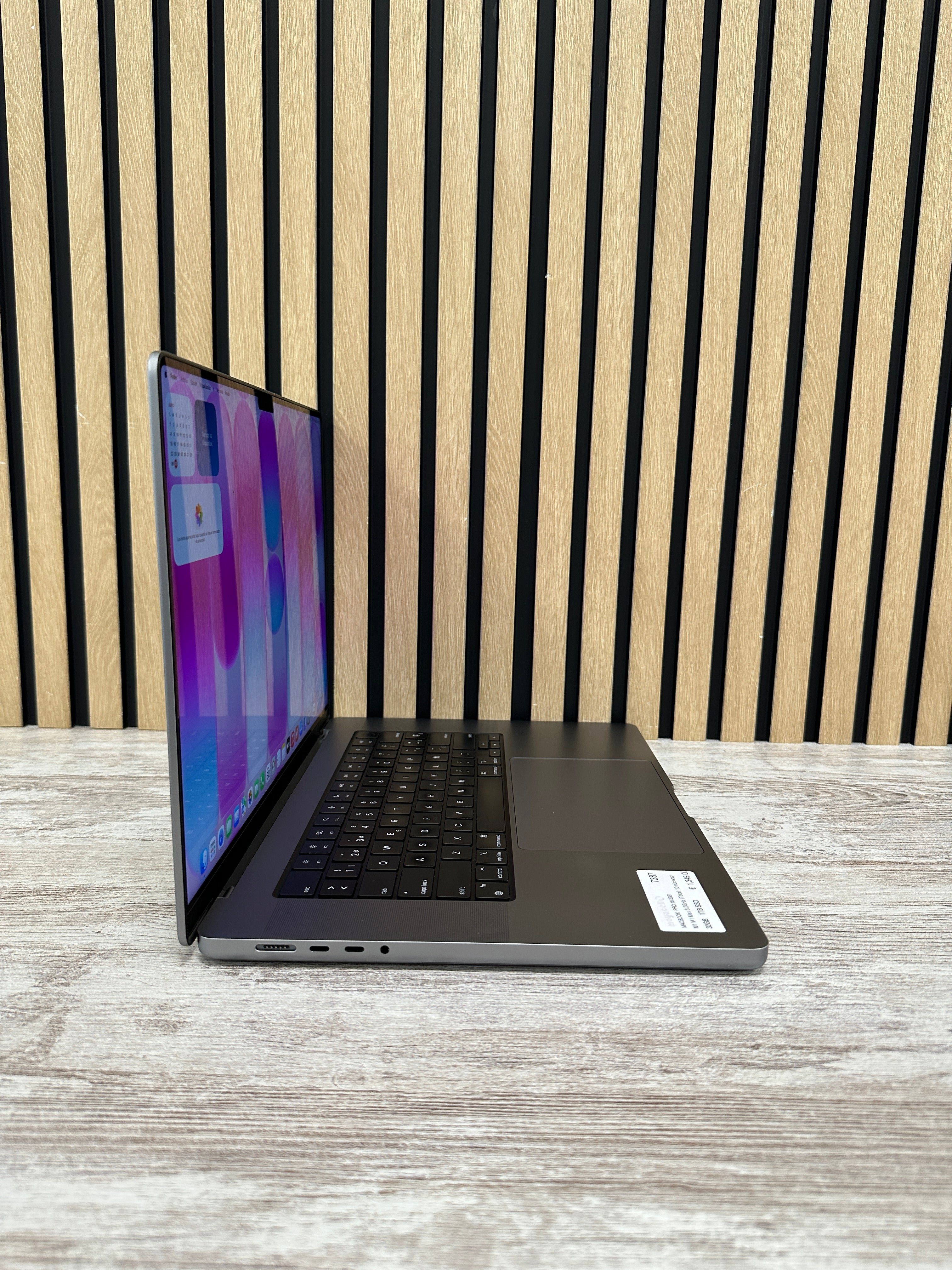 PRO 16 2021 M1 M1 Max 3.2GHz (Total: 10 núcleos) 32GB 1TB SSD