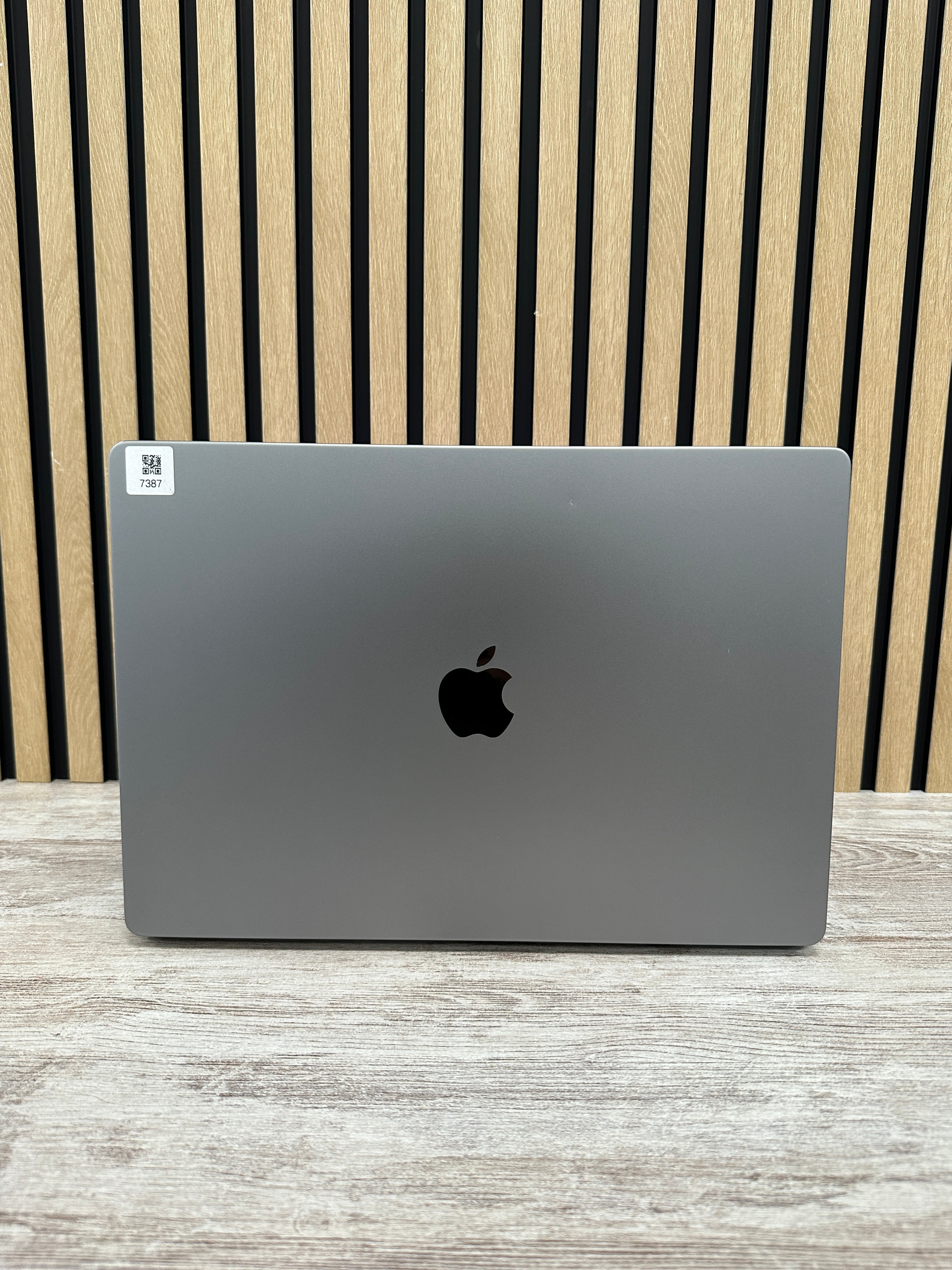 PRO 16 2021 M1 M1 Max 3.2GHz (Total: 10 núcleos) 32GB 1TB SSD