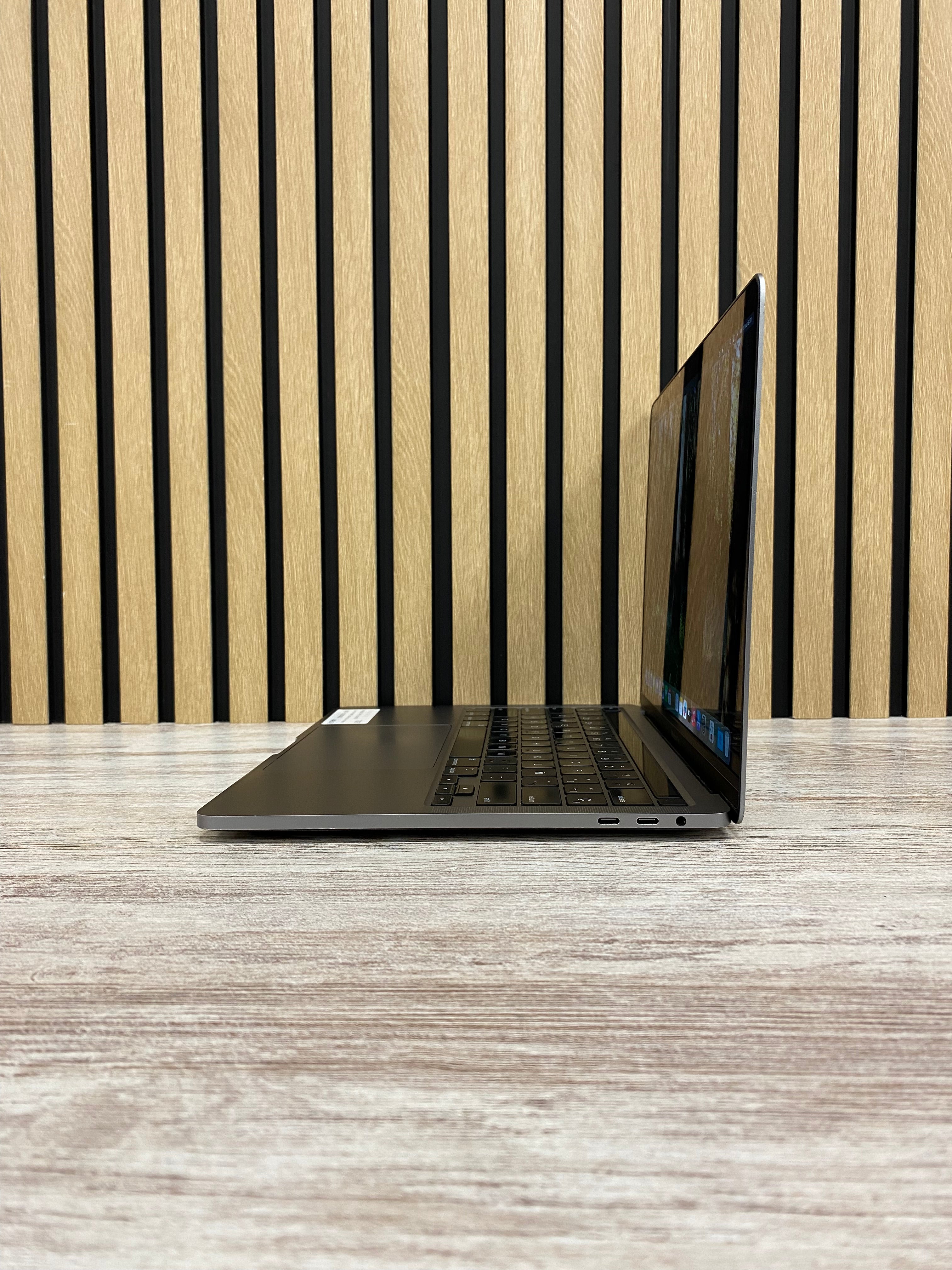 MacBook Pro 13" 2020 TB i5 16gb 512gb SSD - Moyacell