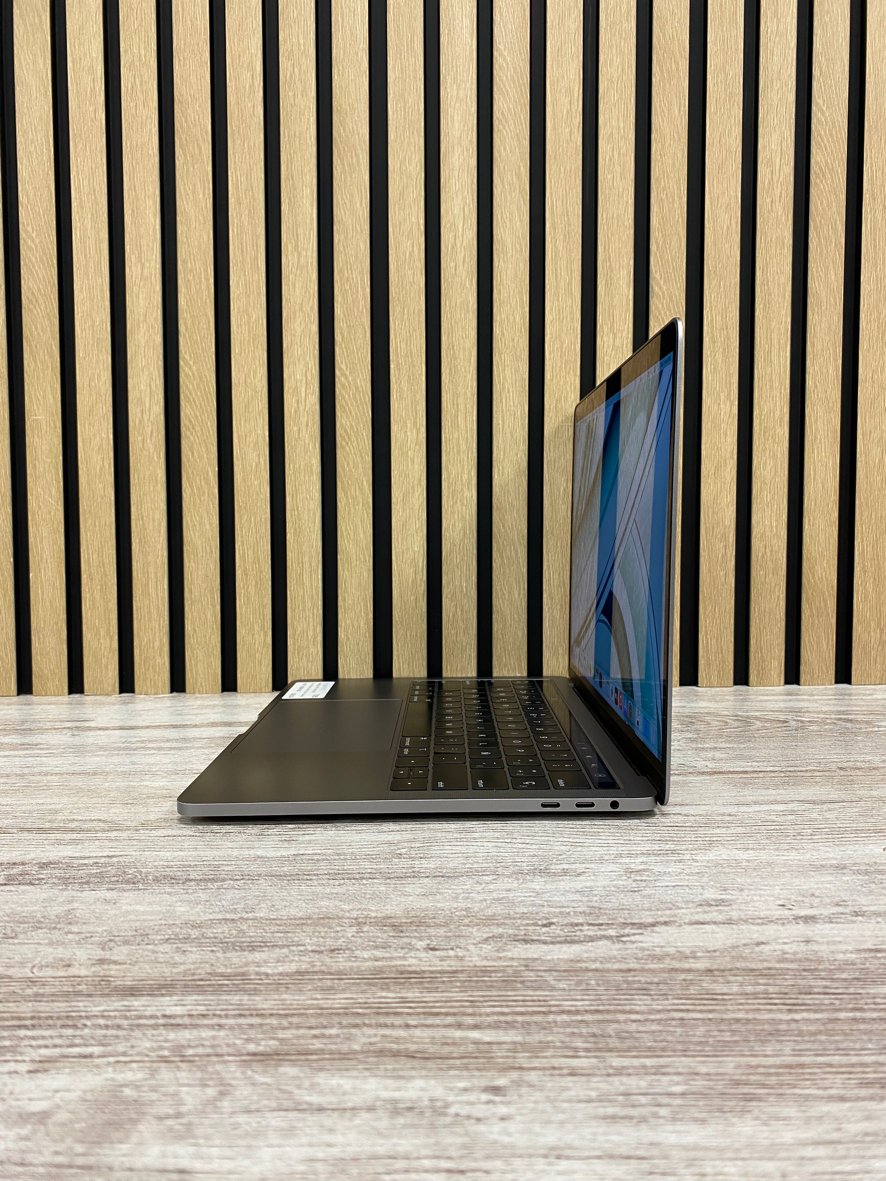 MacBook Pro 13" 2018 TB i5 16gb 500gb SSD