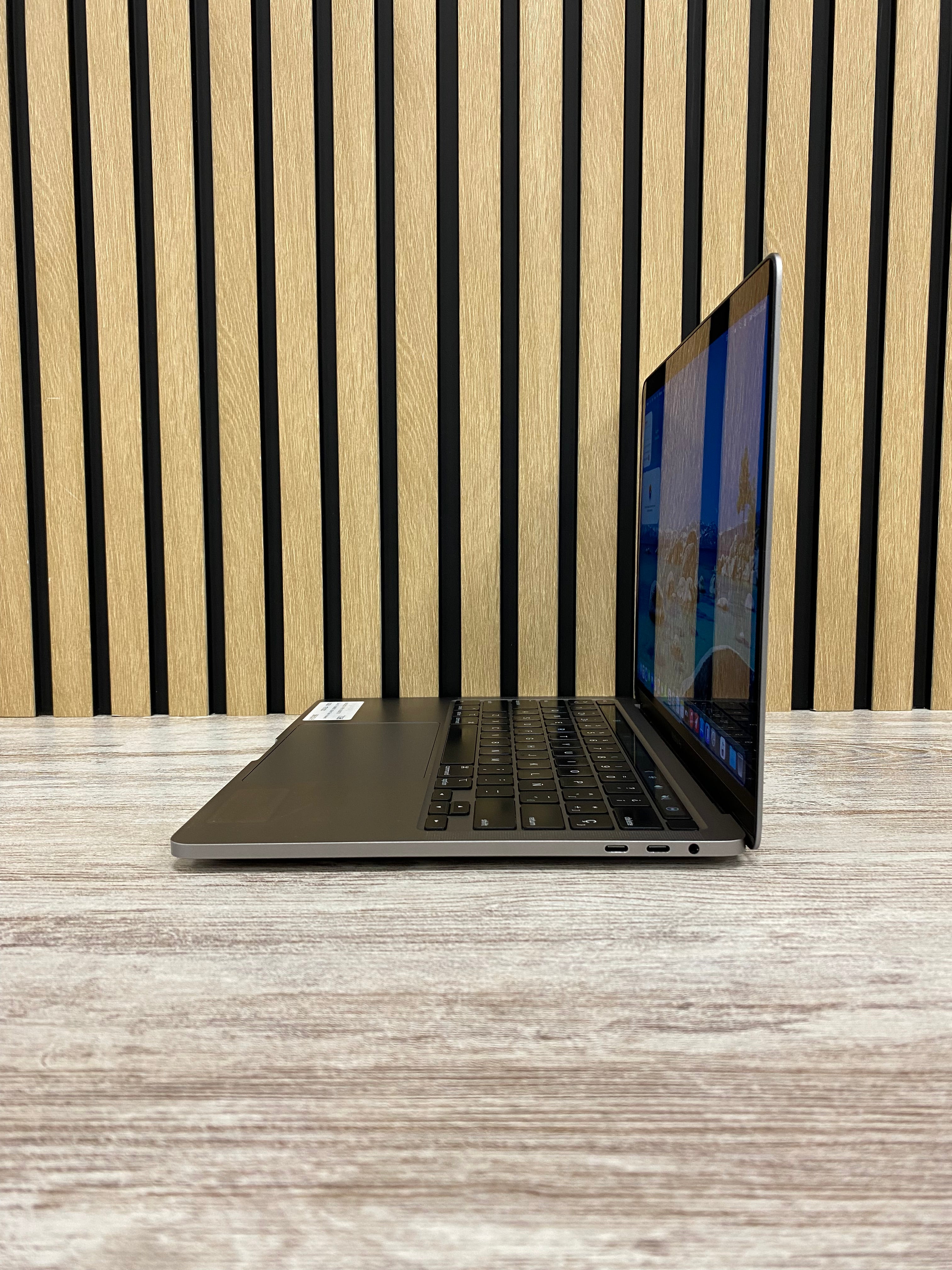 MacBook Pro 13" 2020 TB i7 32gb 1tb SSD