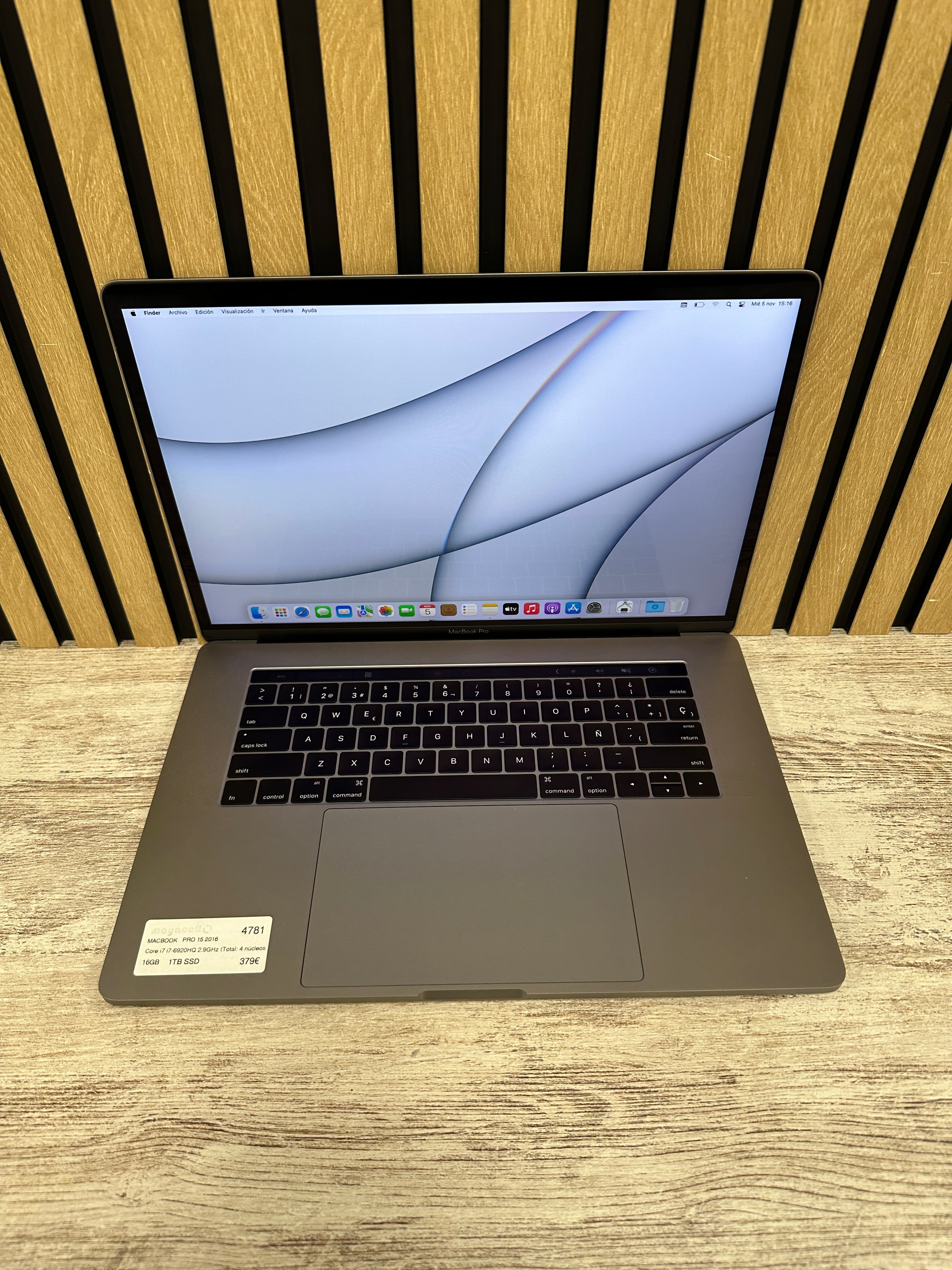 MacBook Pro 15" 2016 i7 16gb 1tb SSD