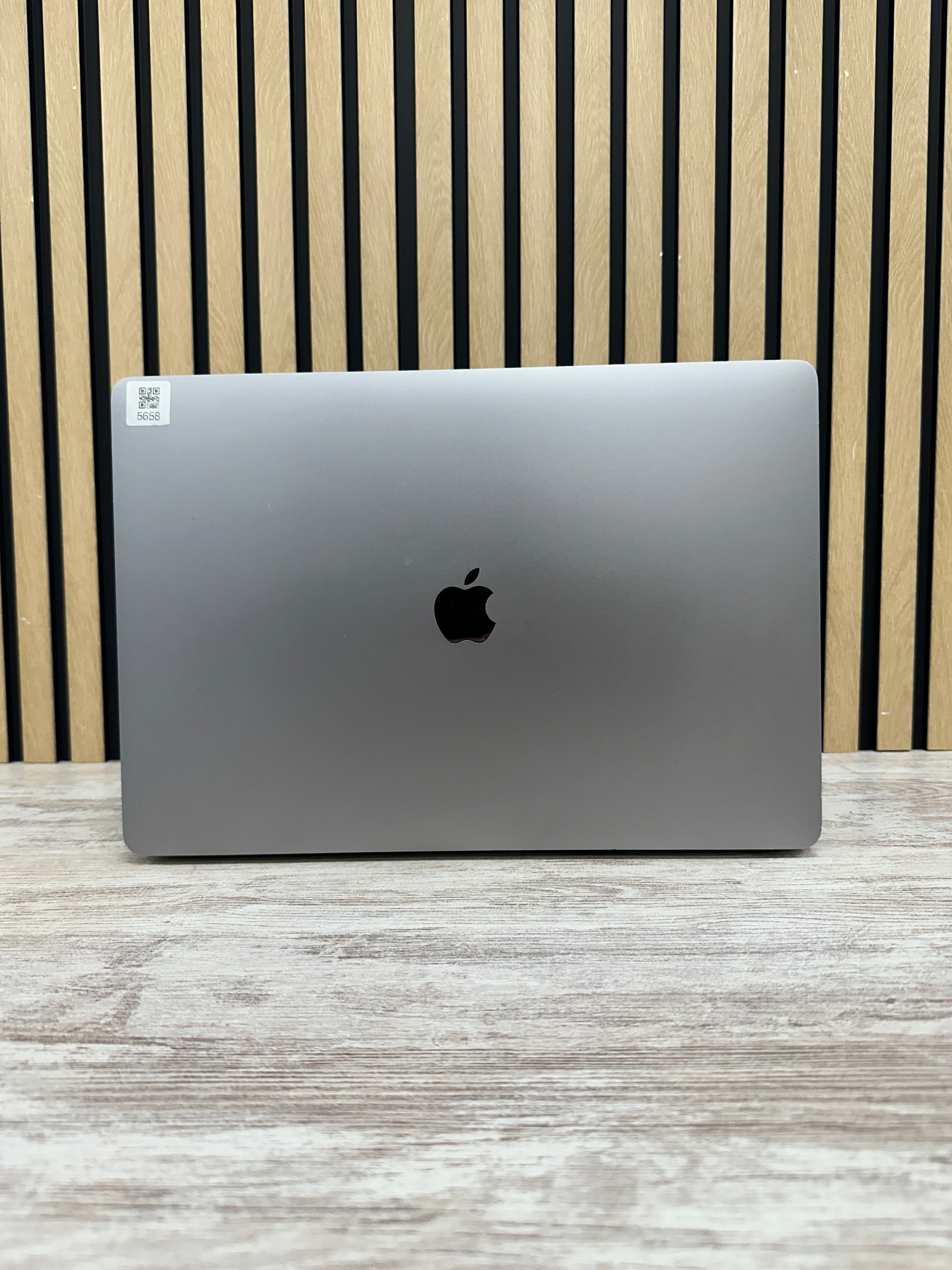 MacBook Pro 16" 2019 i7 16gb 512gb SSD