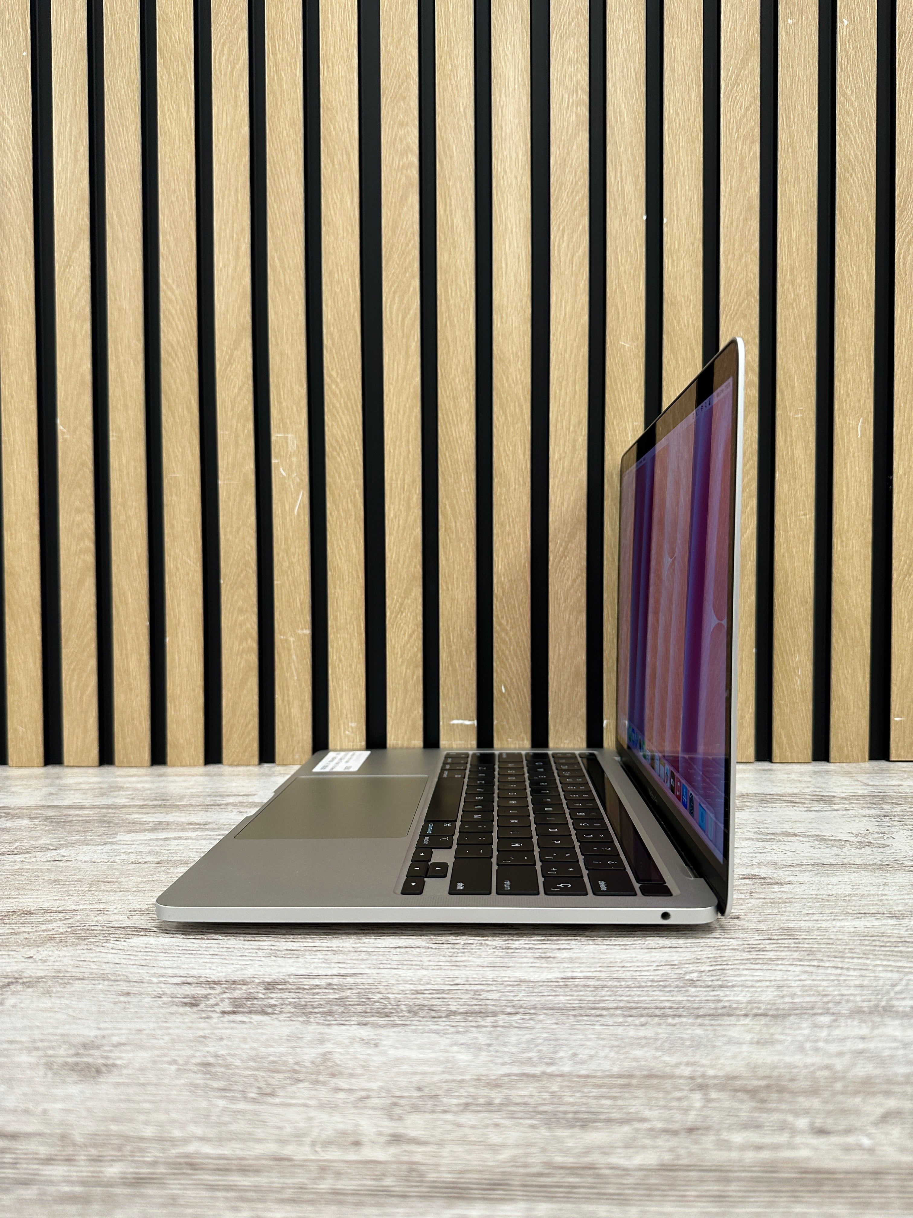 MacBook Pro 13" 2020 M1 8gb 256gb SSD