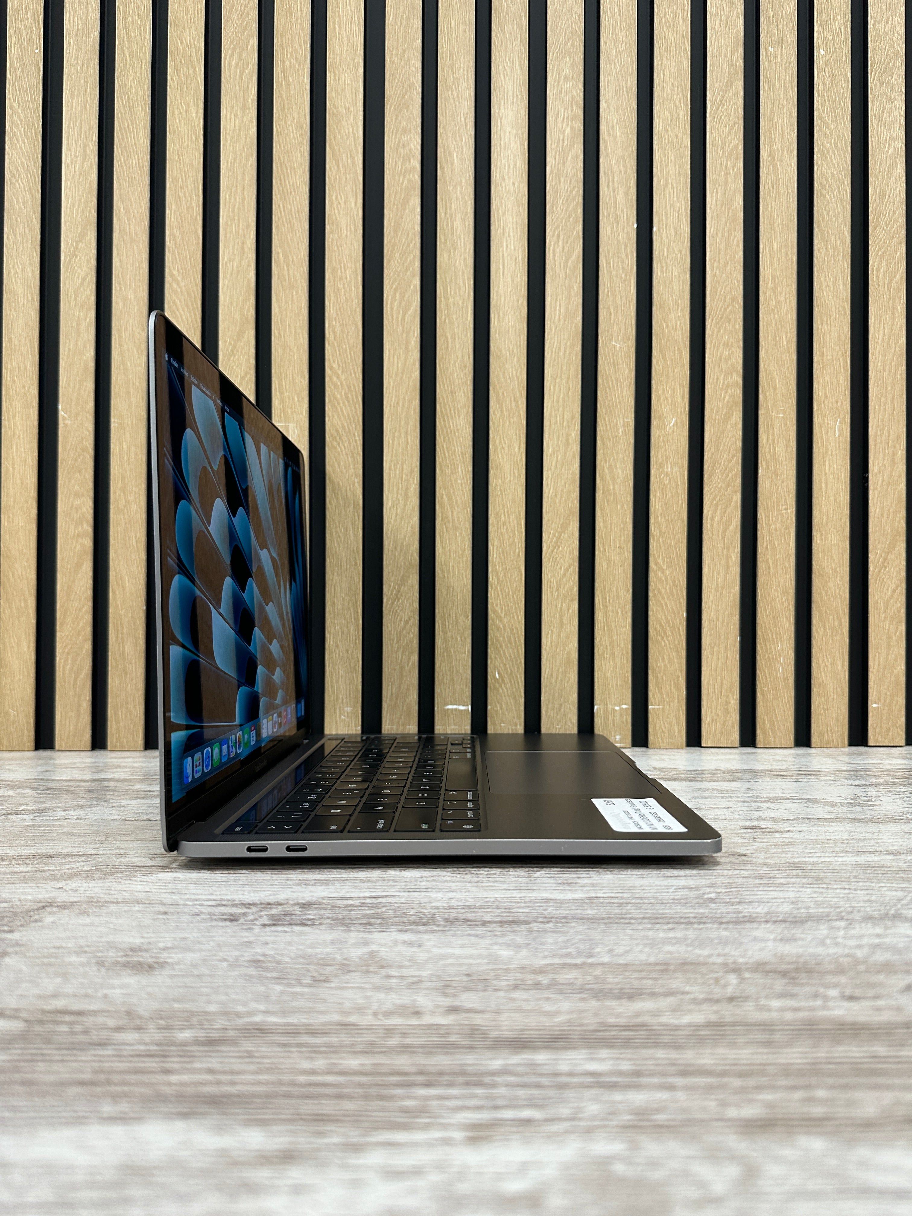 MacBook Pro 13" 2020 M1 8gb 256gb SSD