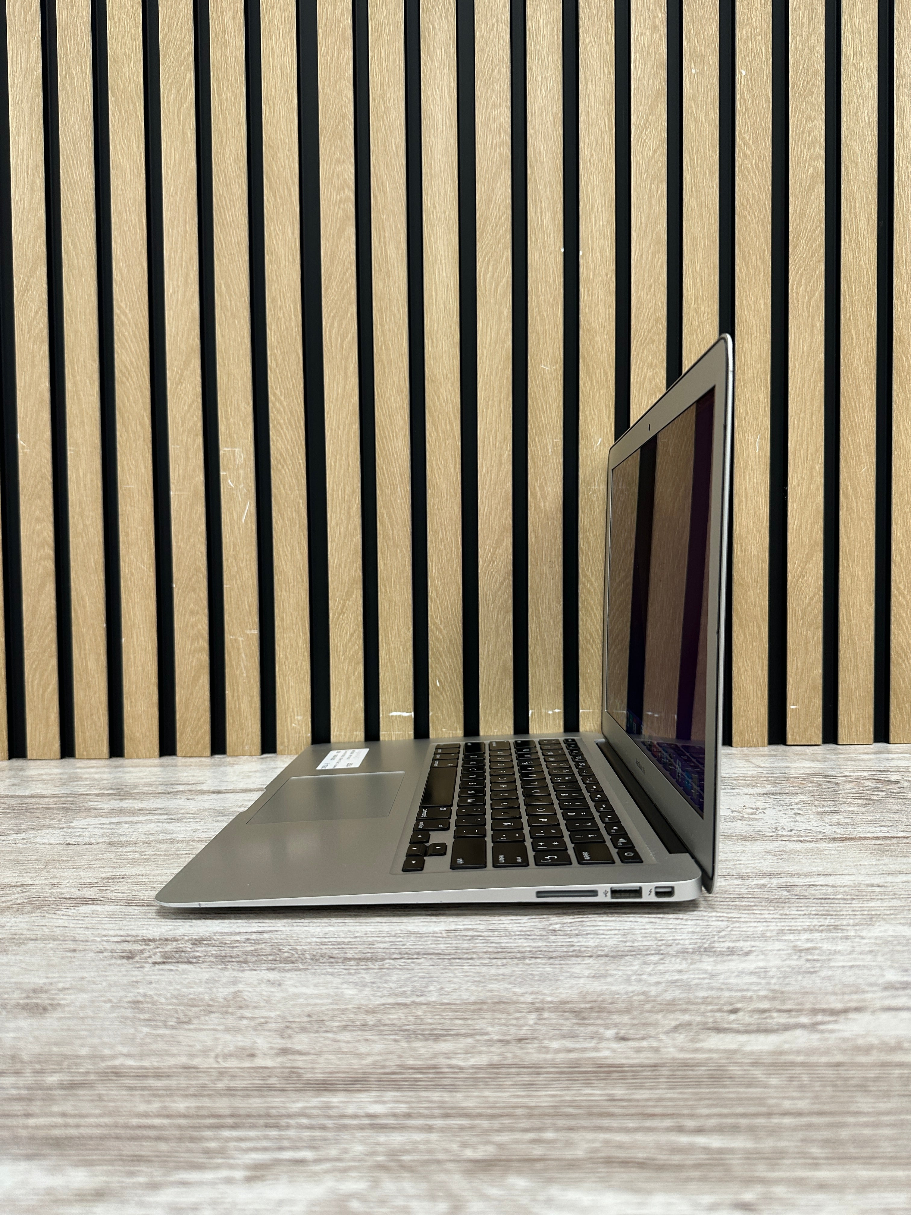 MacBook Air 13" 2017 i5 8gb 128gb SSD