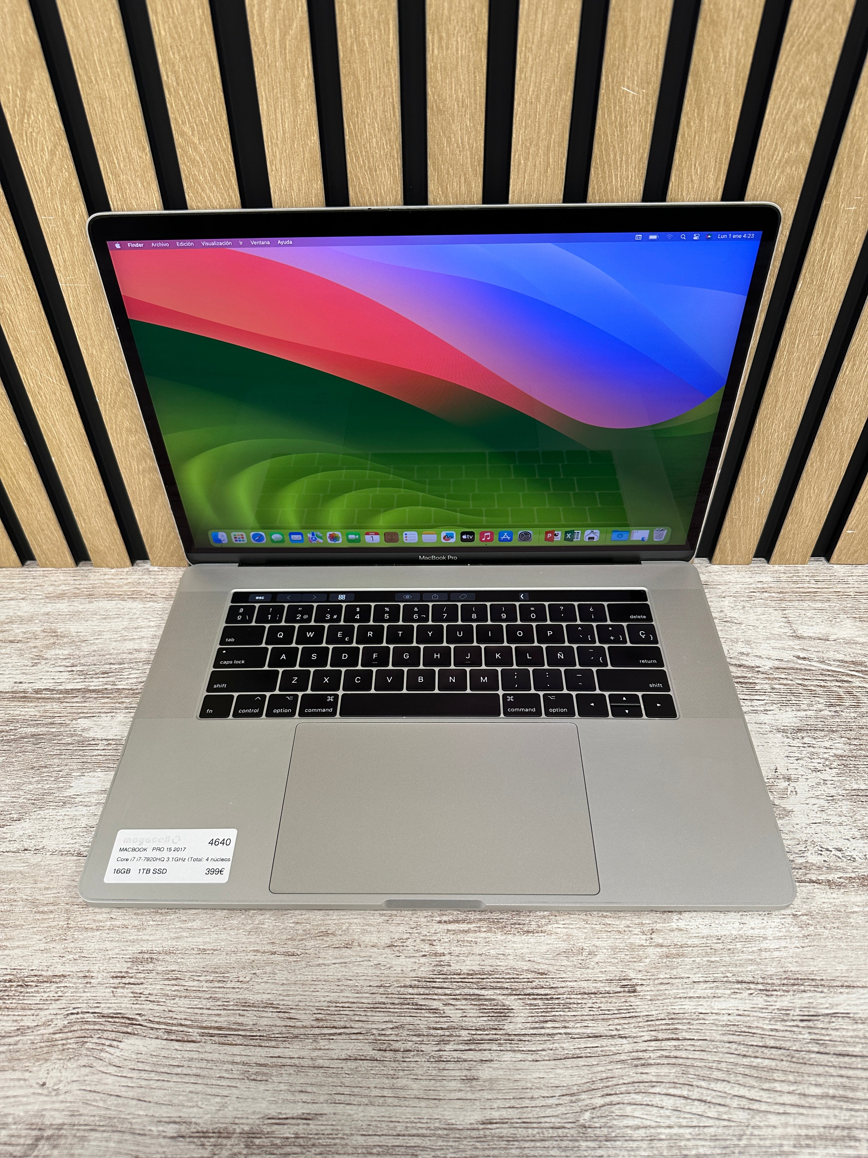 MacBook Pro 15" 2017 i7 16gb 1tb SSD