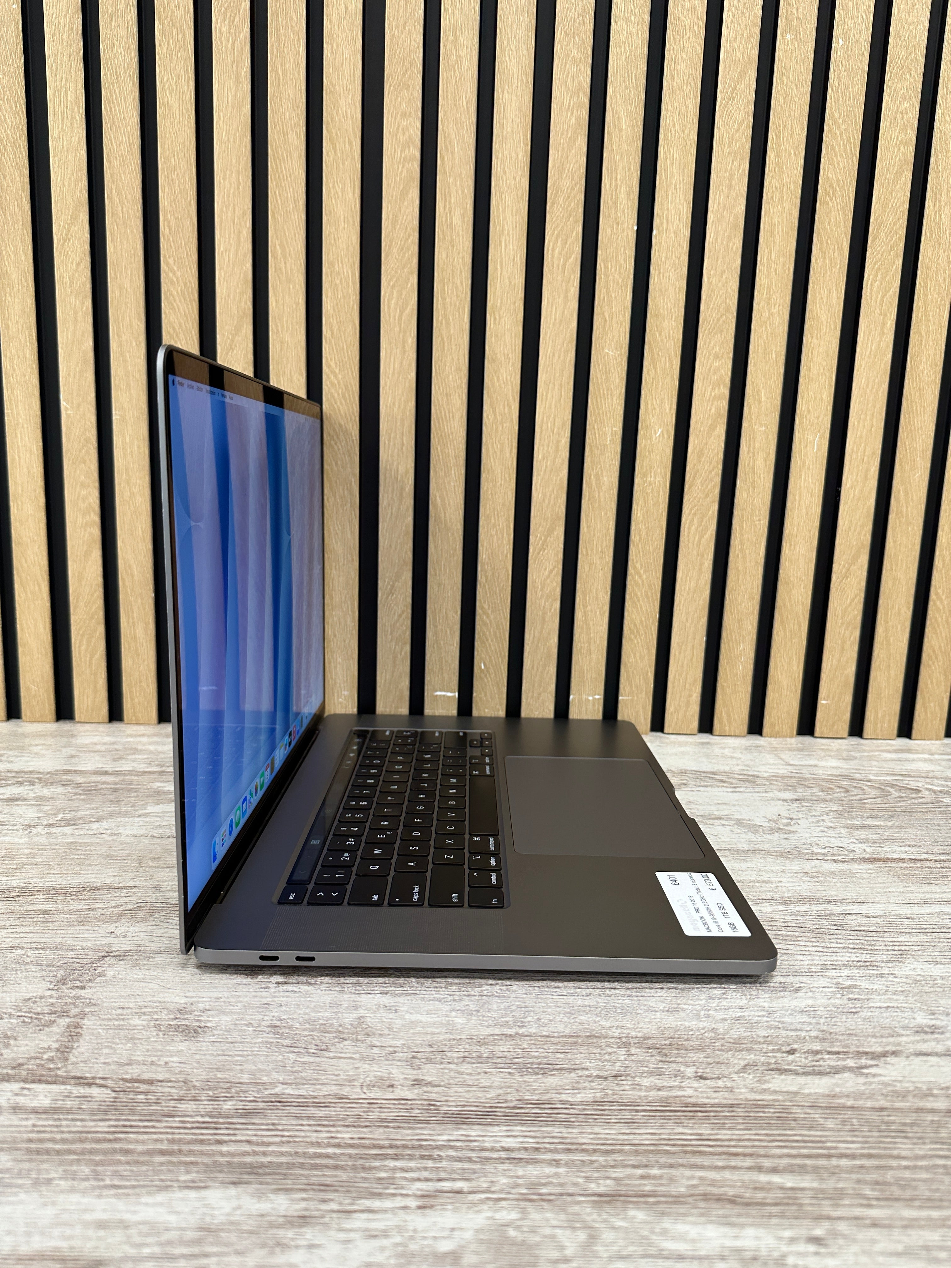 MacBook Pro 16" 2019 i9 16gb 1tb SSD