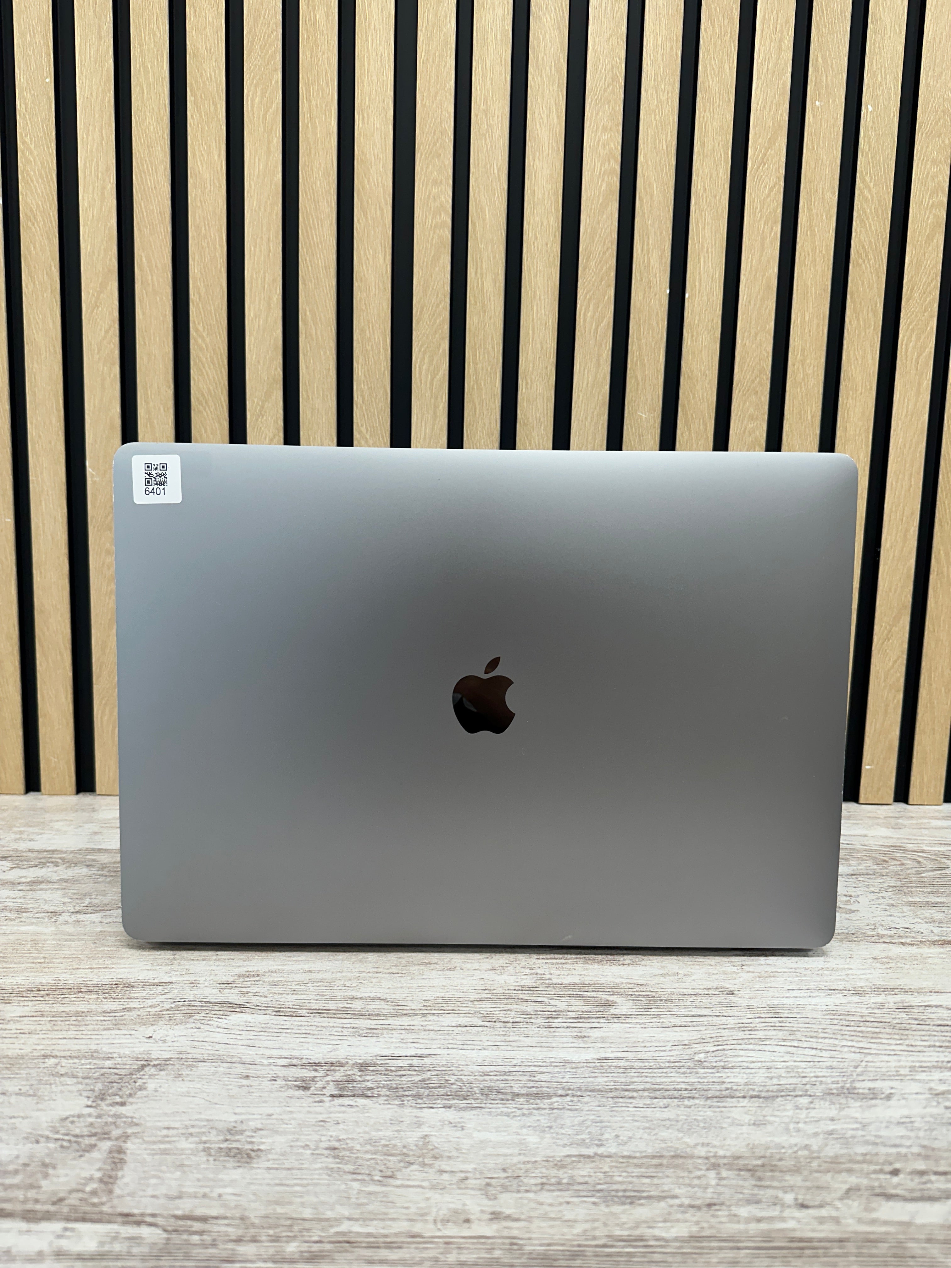 MacBook Pro 16" 2019 i9 16gb 1tb SSD