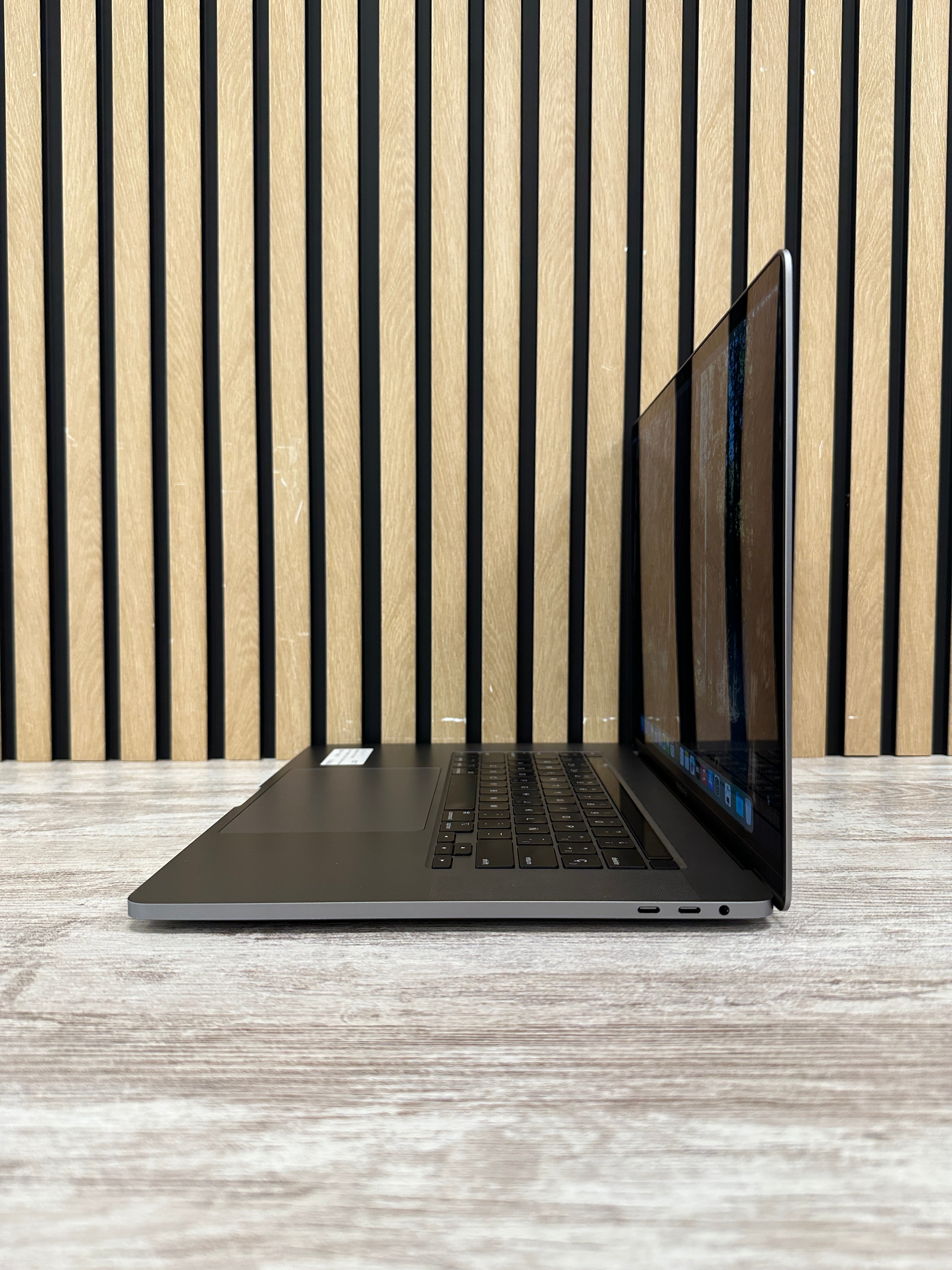MacBook Pro 16" 2019 i9 32gb 1tb SSD