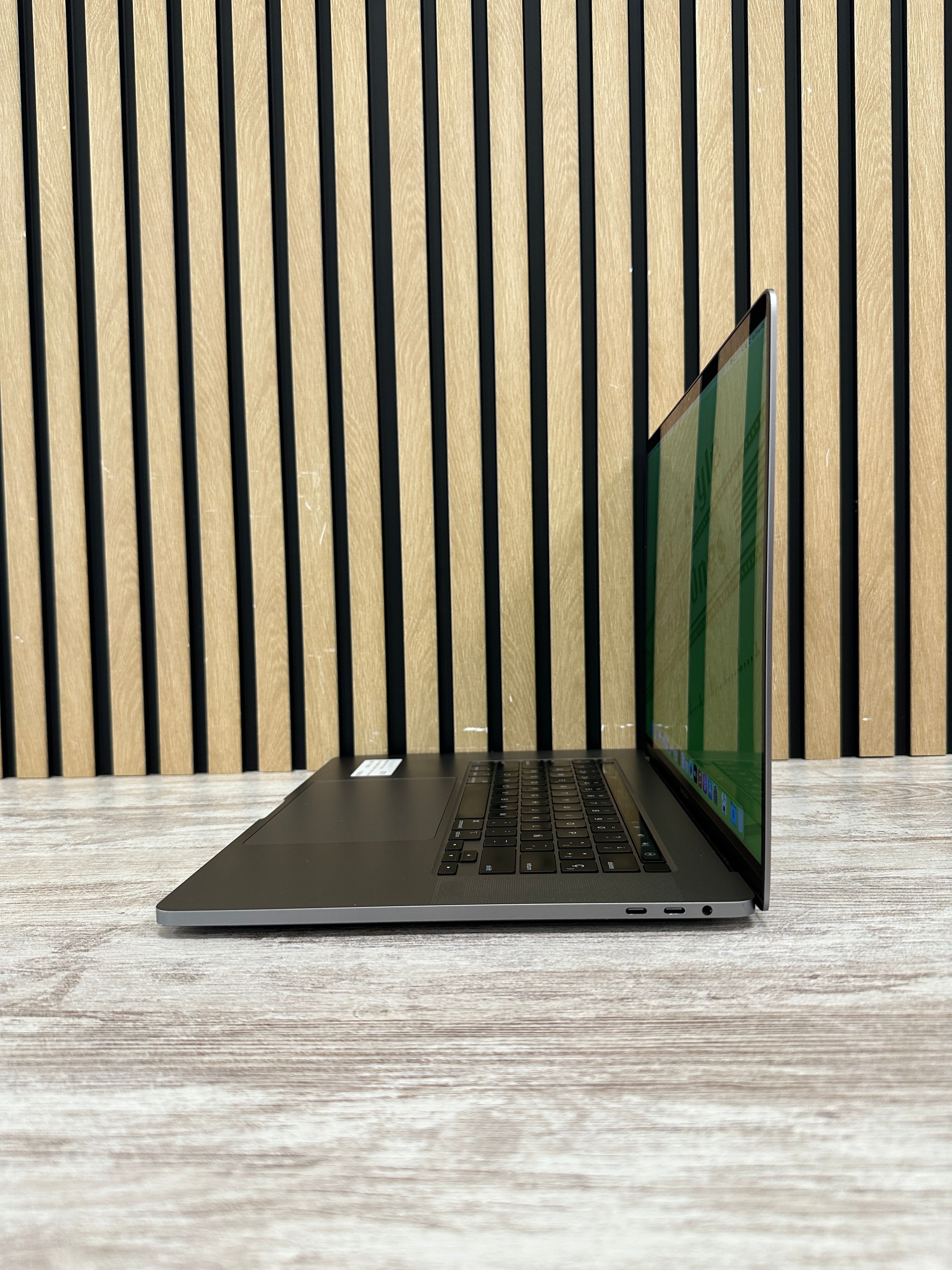 MacBook Pro 16" 2019 i9 32gb 1tb SSD