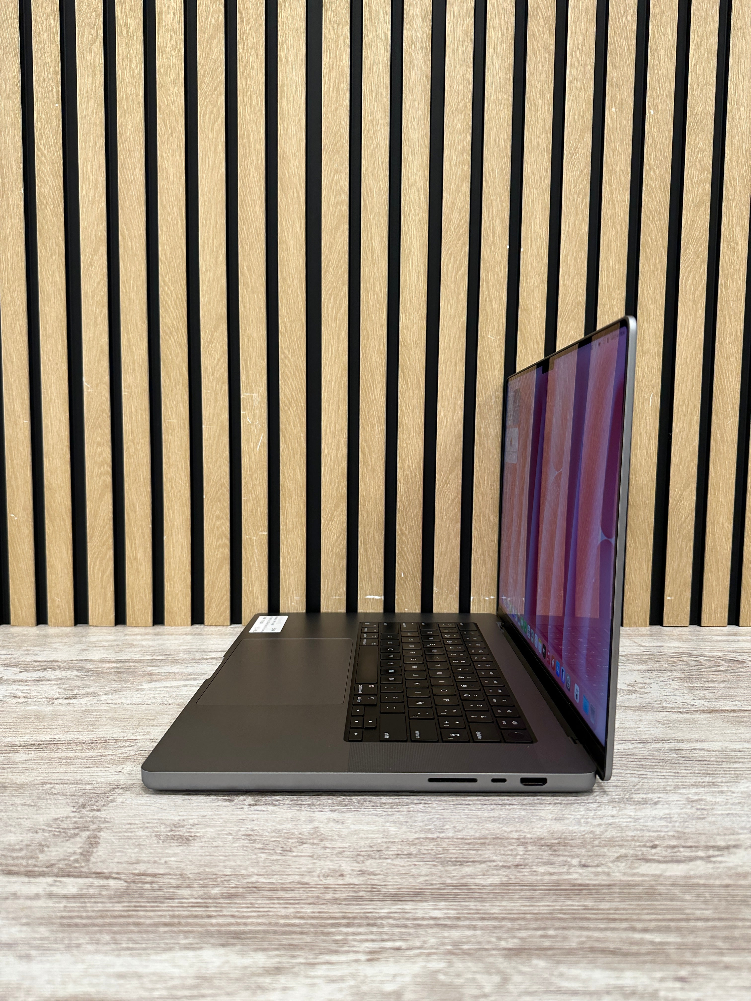 MacBook Pro 16" 2021 M1 PRO 16gb 1tb SSD