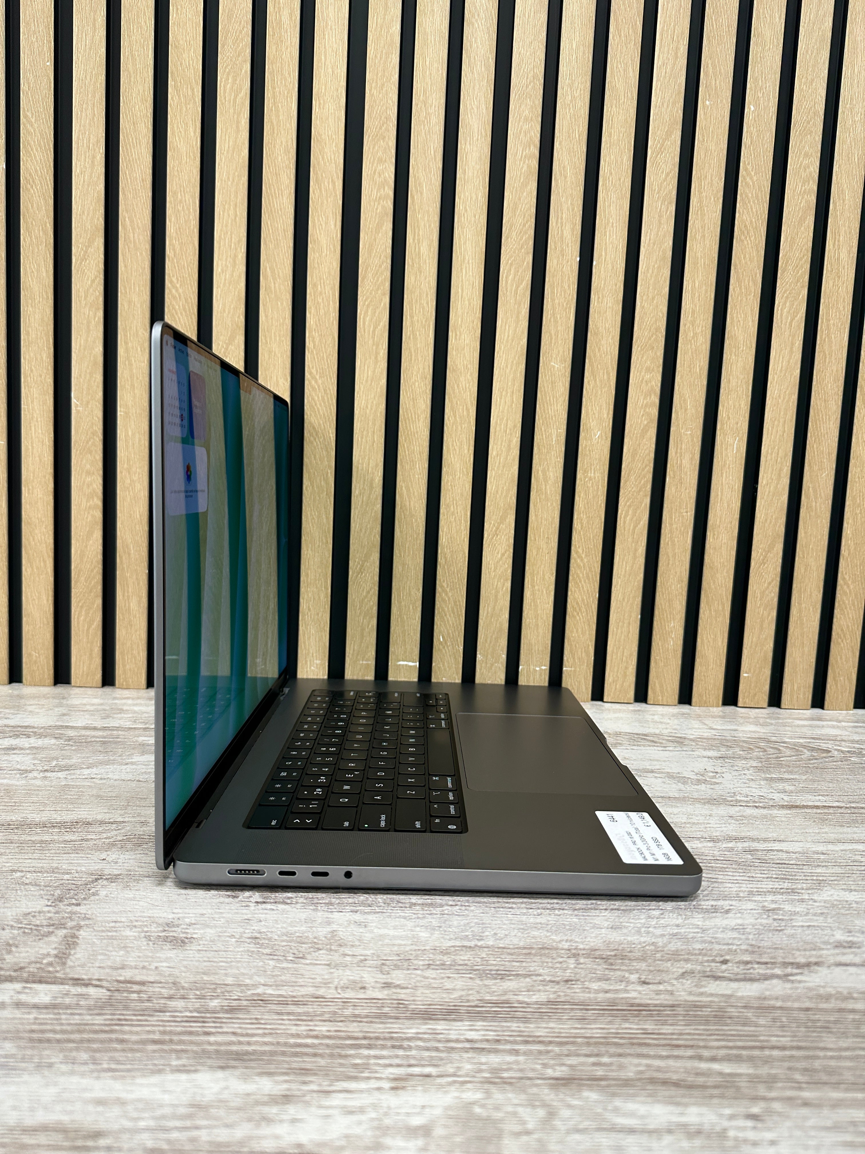 MacBook Pro 16" 2021 M1 PRO 16gb 1tb SSD