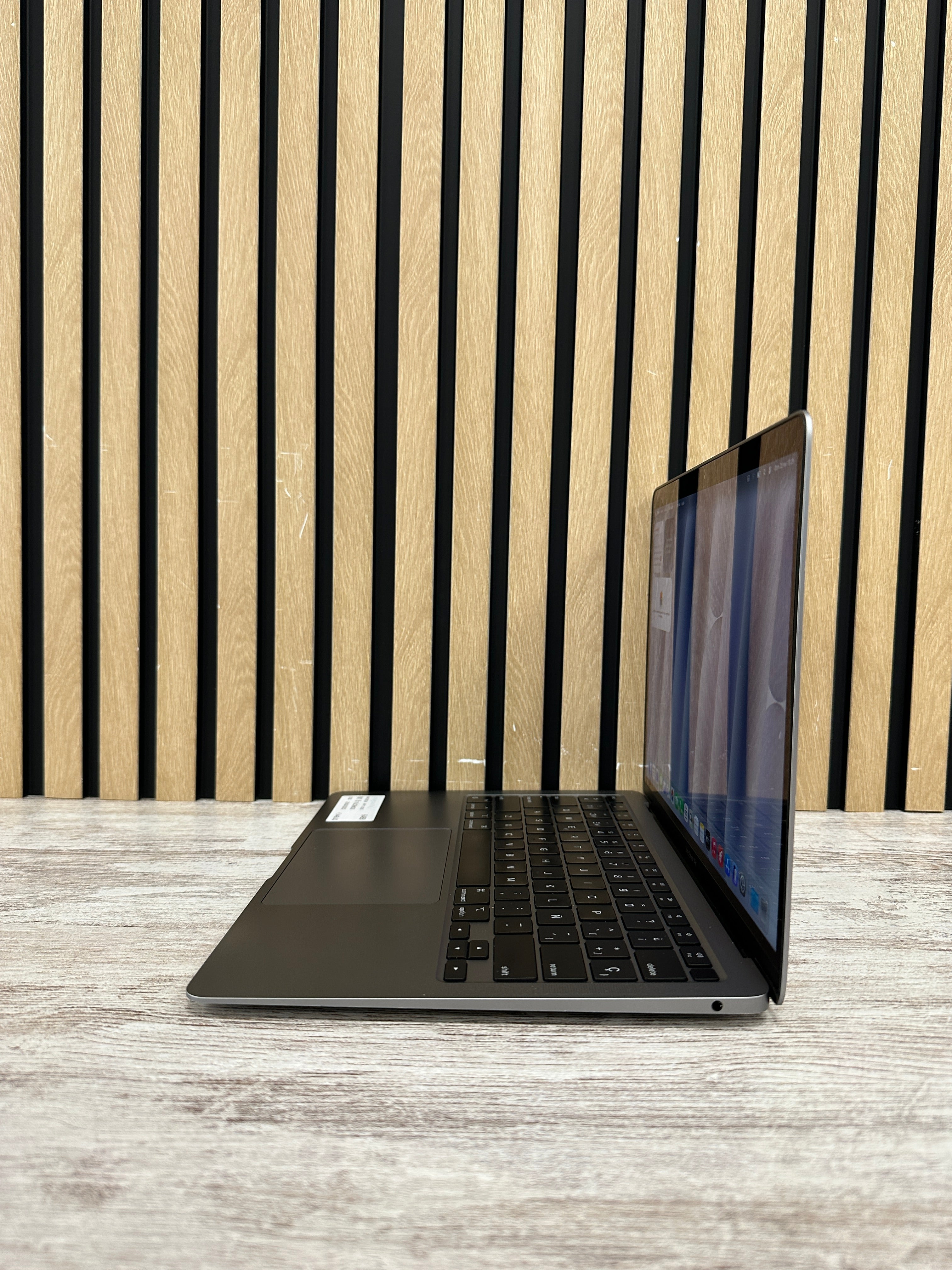 MacBook Air 13" 2020 M1 8gb 256gb SSD