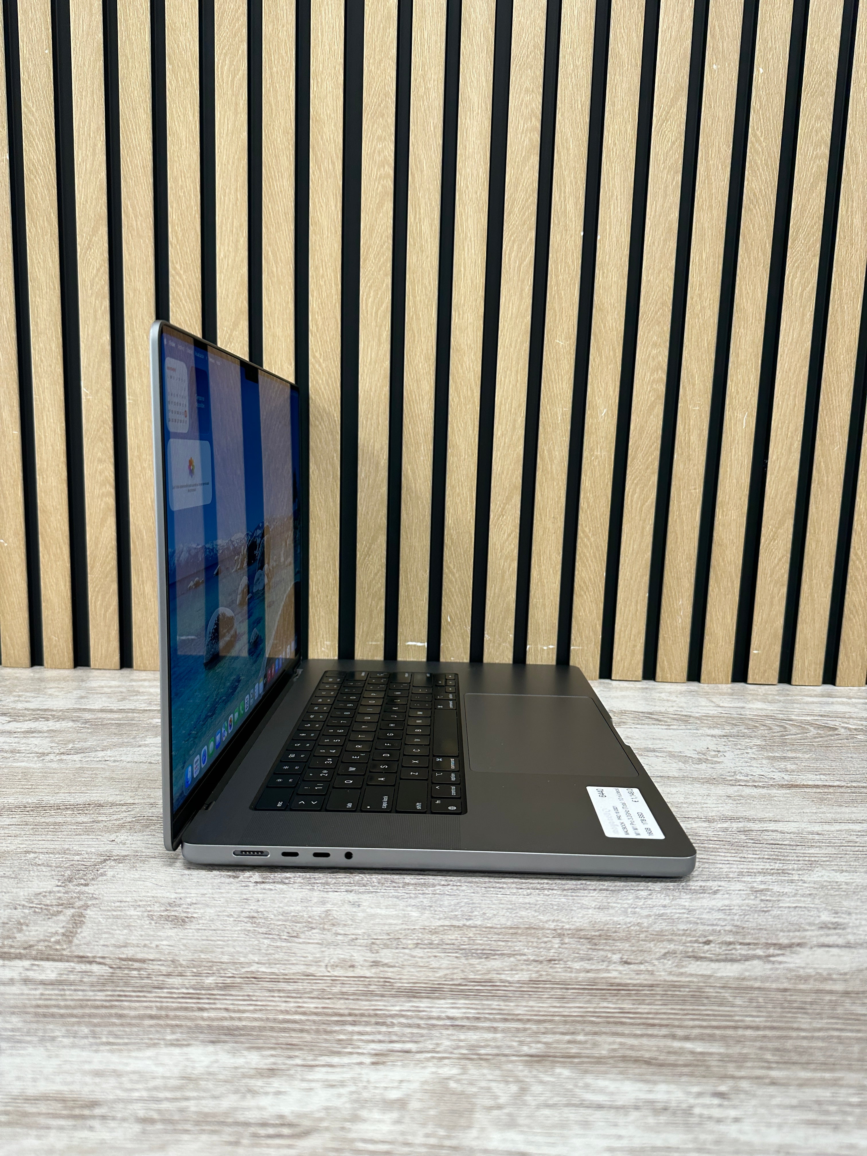 MacBook Pro 16" 2021 M1 PRO 16gb 1tb SSD