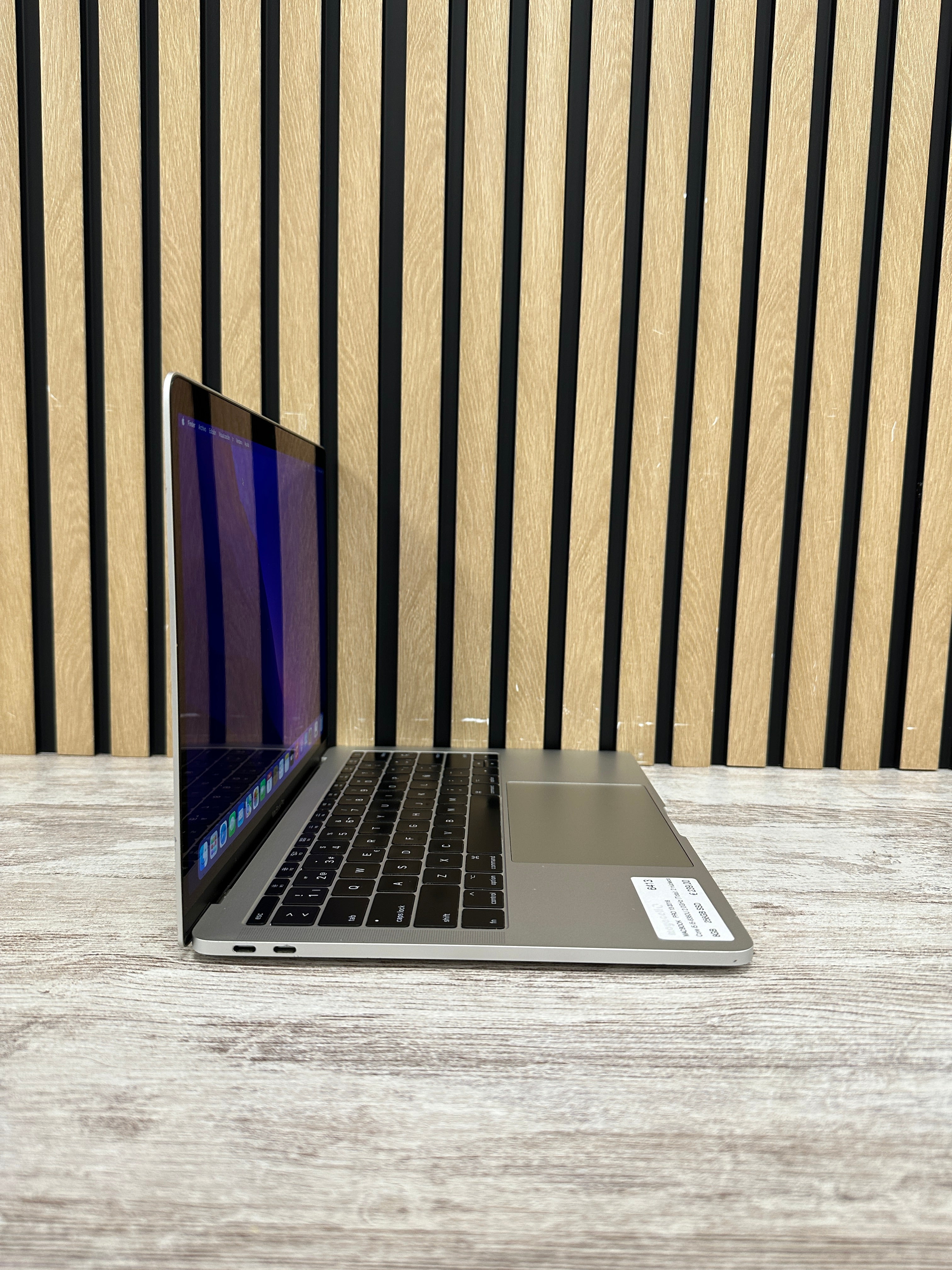 MacBook Pro 13" 2016 i5 8gb 256gb SSD