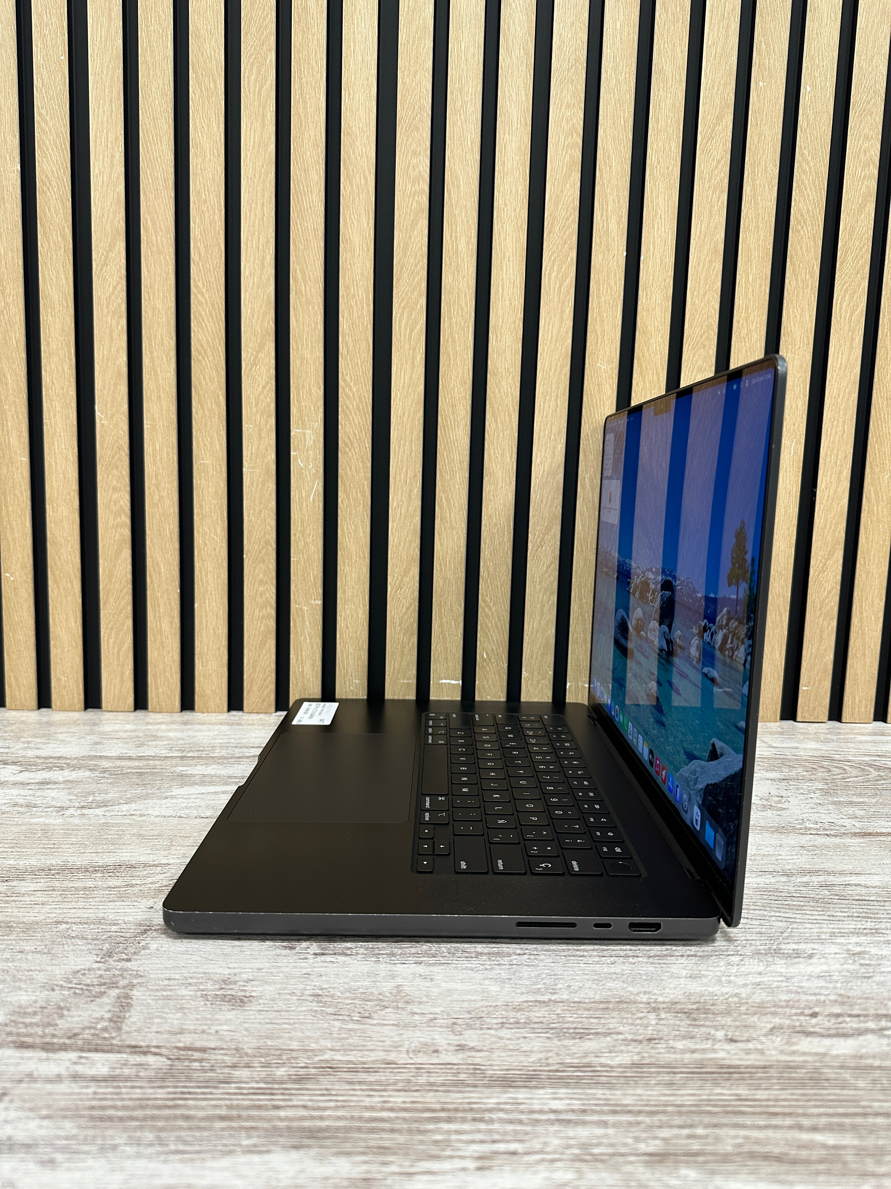 MacBook Pro 16" 2023 M3 PRO 18gb 500gb SSD