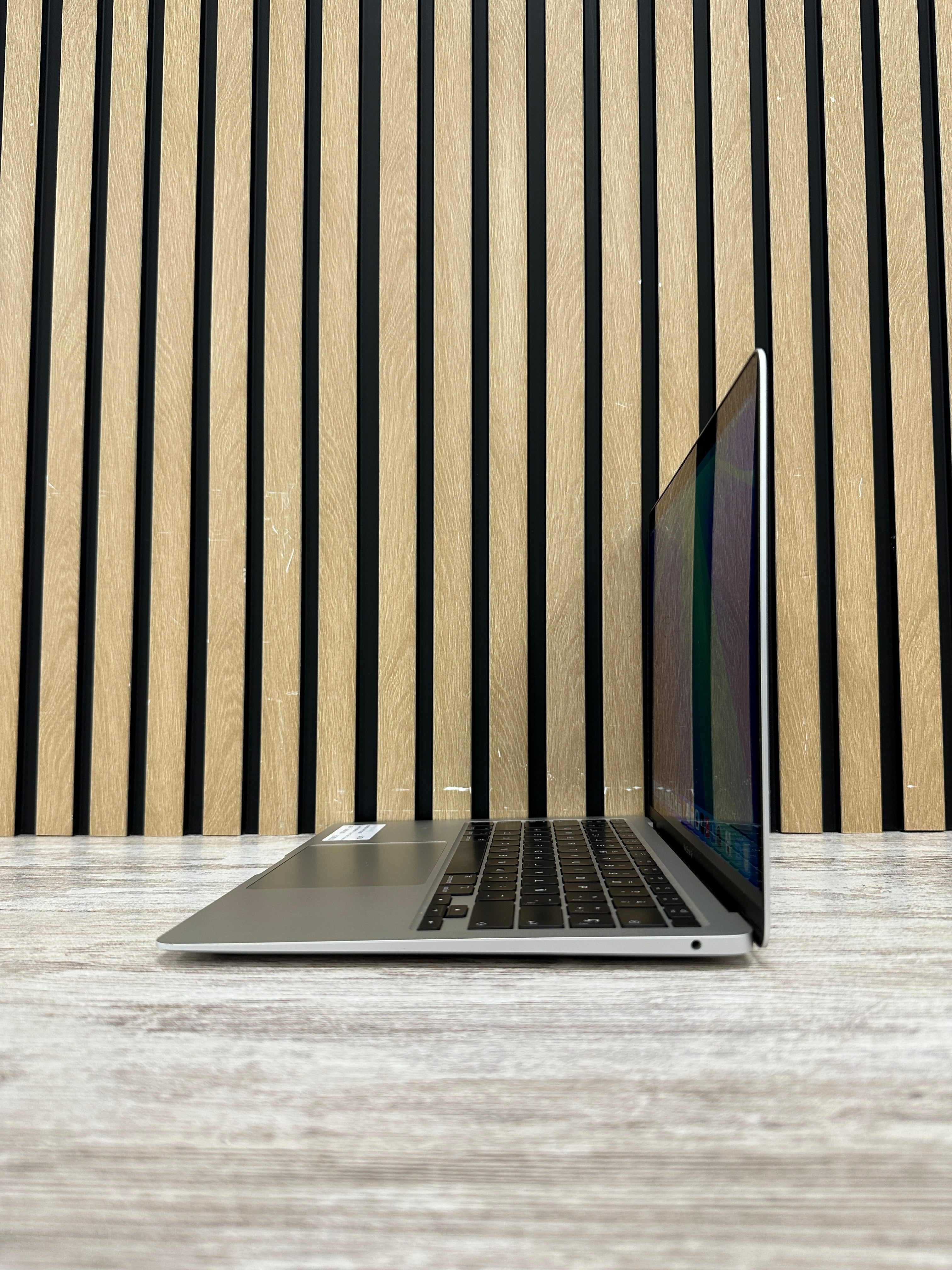 MacBook Air 13" 2020 i3 8gb 256gb SSD