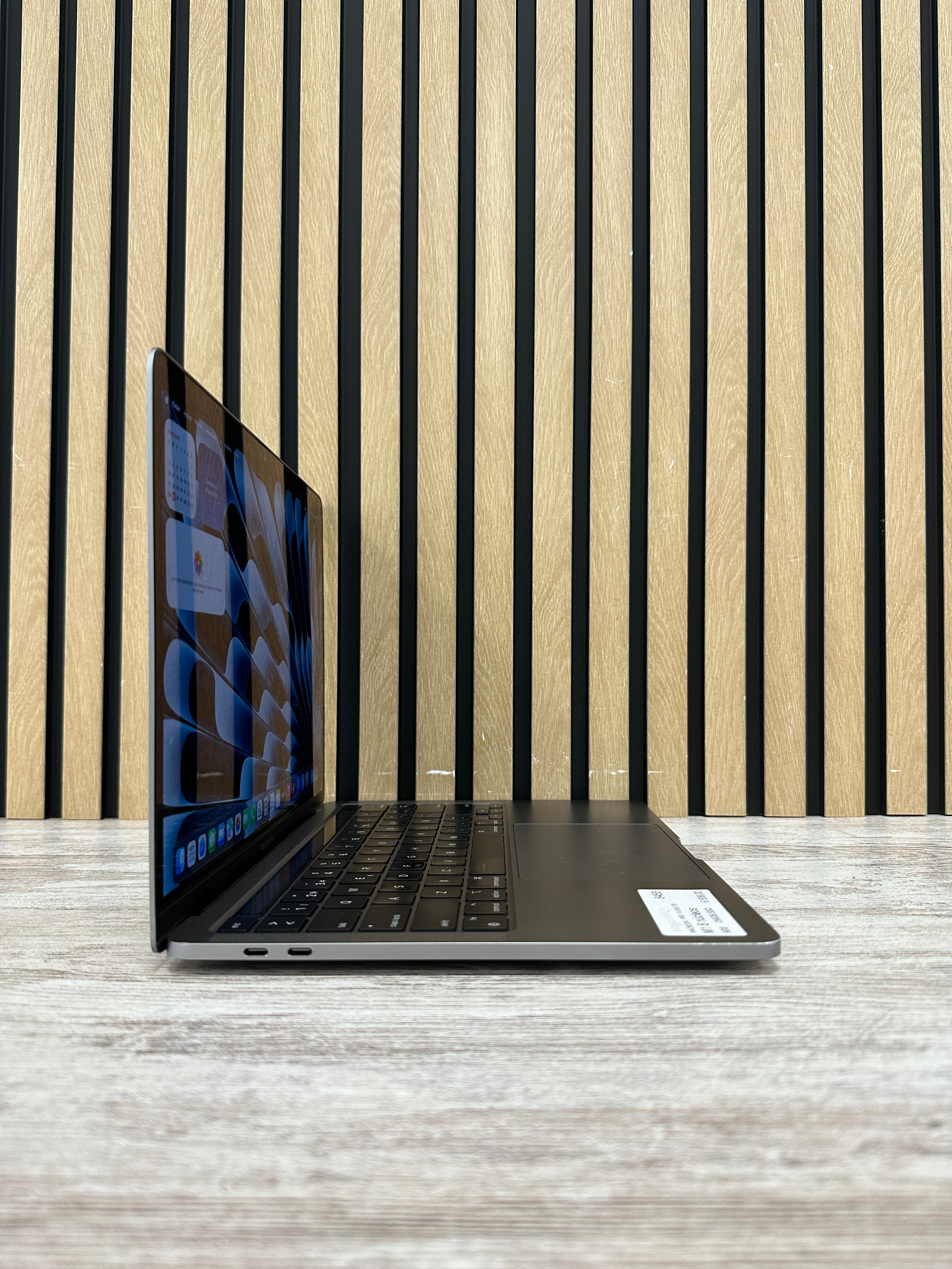 MacBook Pro 13" 2020 TB M1 8gb 256gb SSD