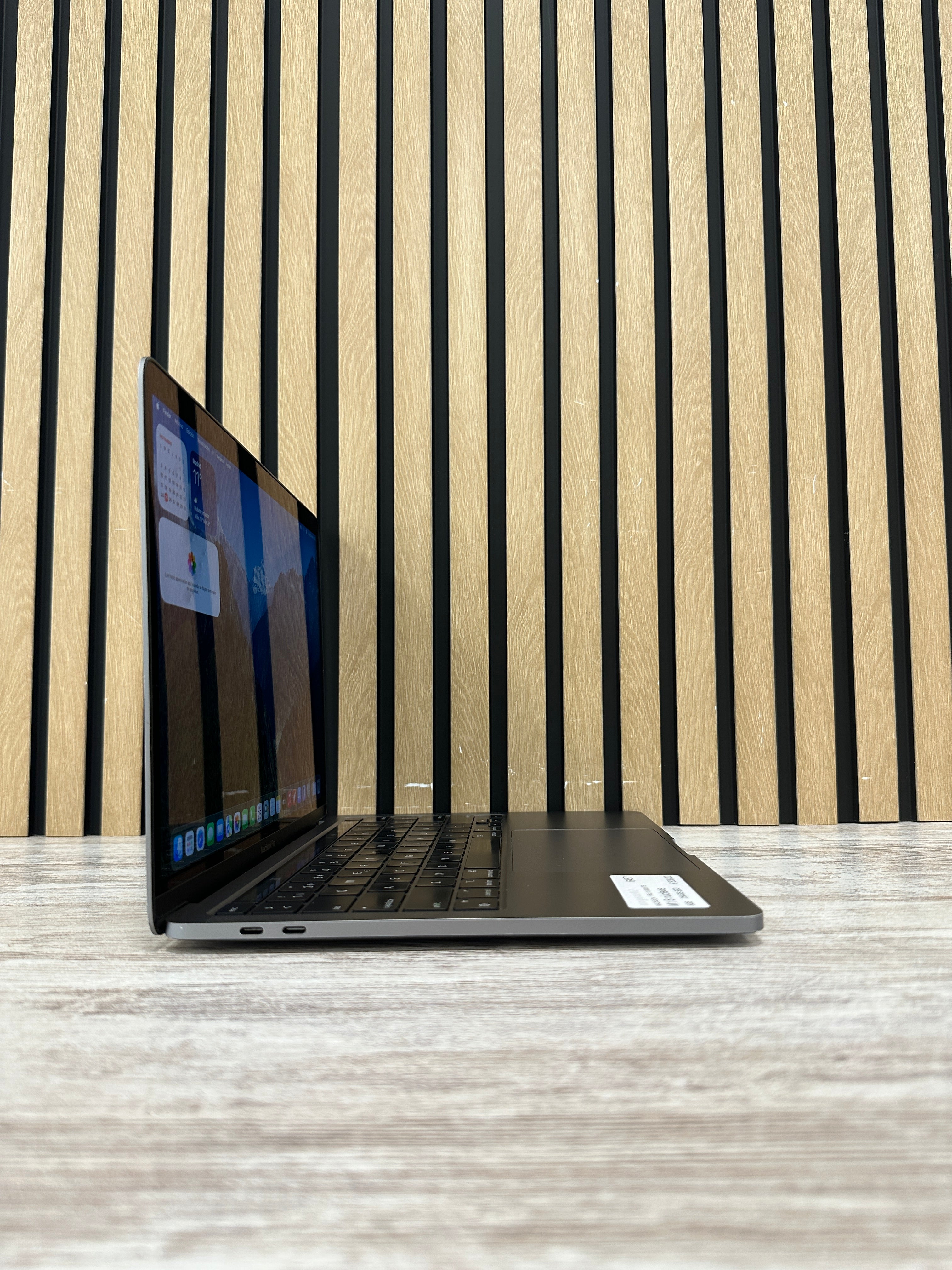 MacBook Pro 13" 2020 TB M1 8gb 256gb SSD - Moyacell