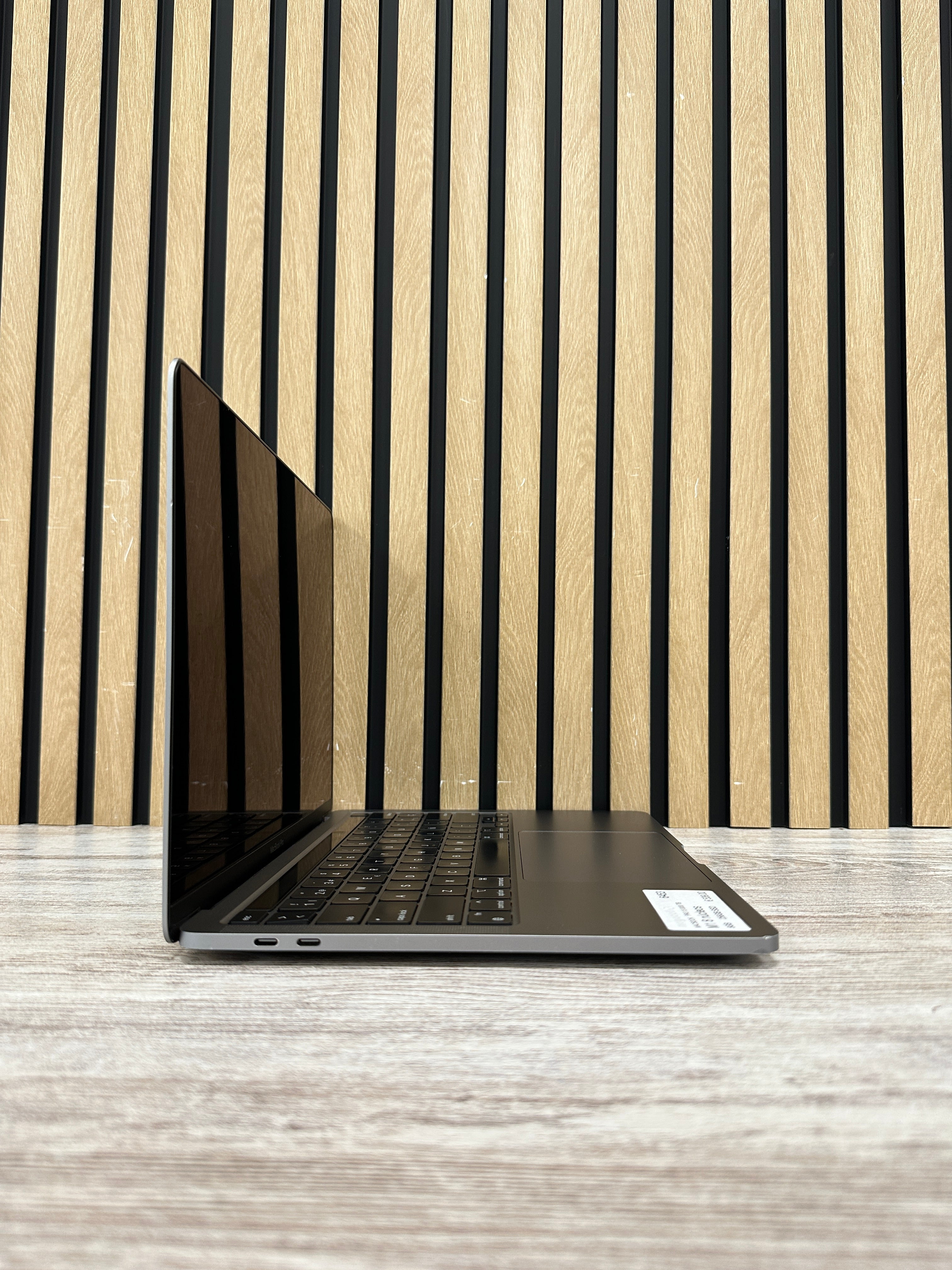 MacBook Pro 13" 2020 TB M1 8gb 256gb SSD