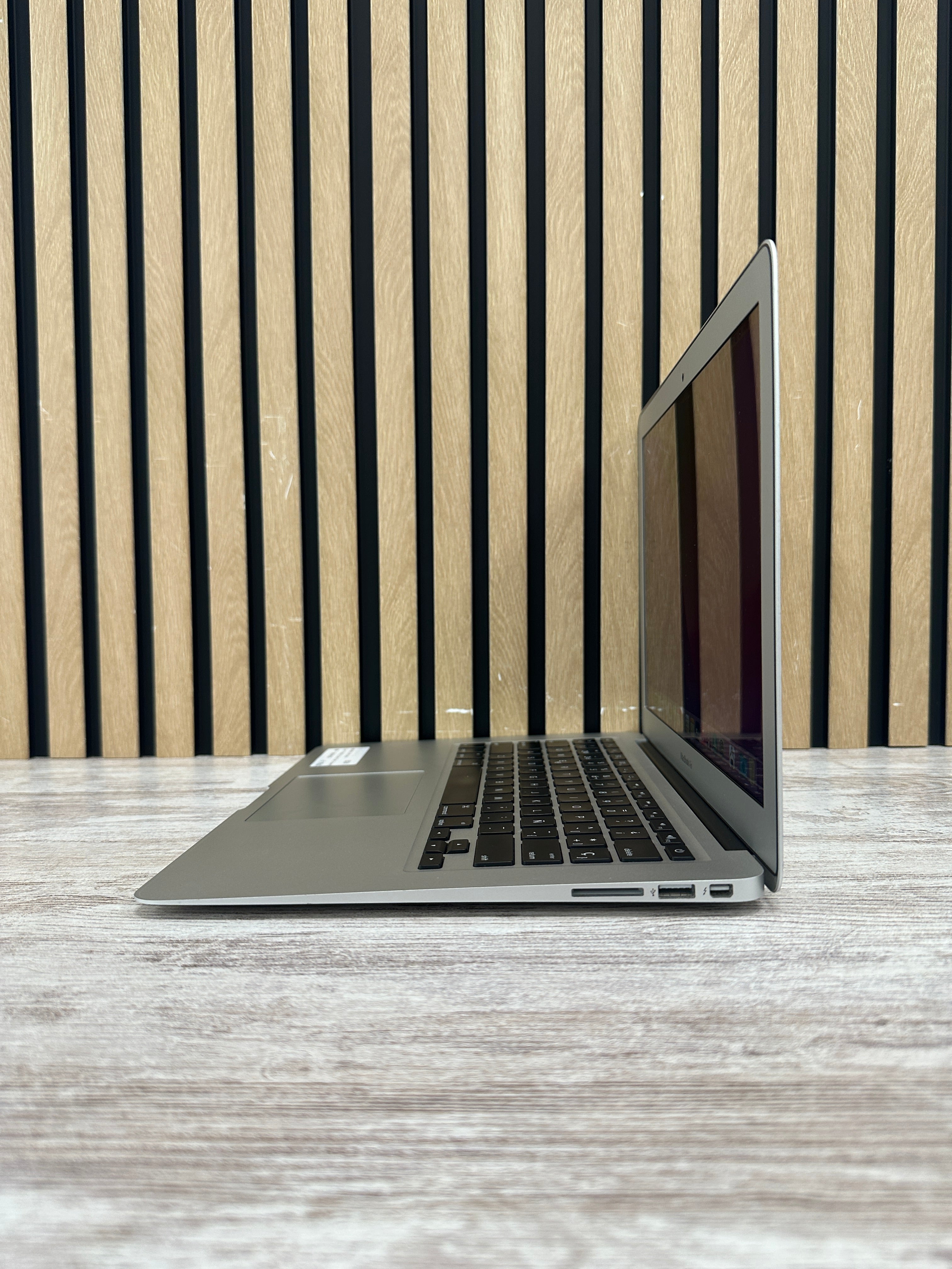 MacBook Air 13" 2015 i7 8gb 256gb SSD