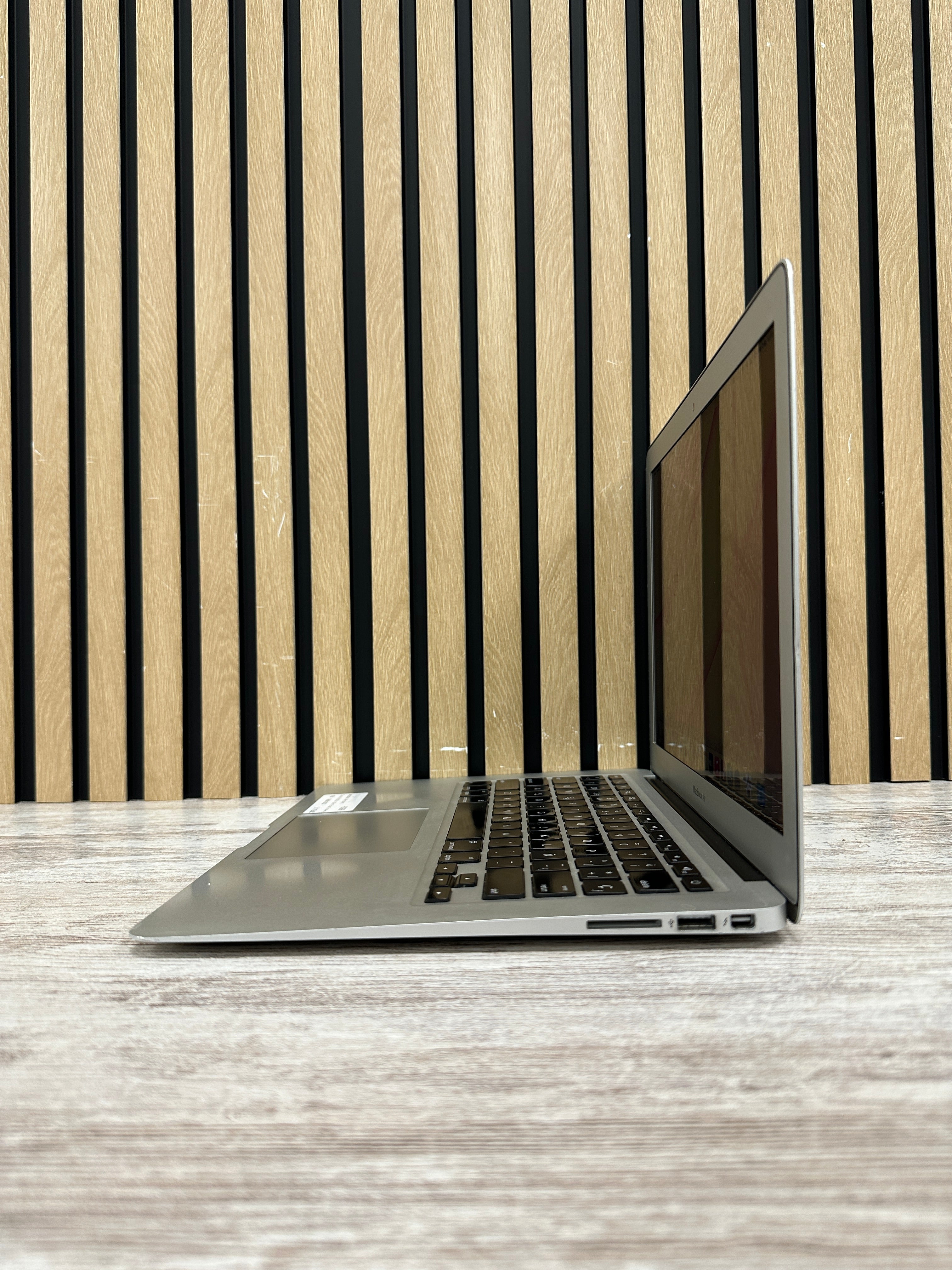 MacBook Air 13" 2015 i5 4gb 128gb SSD