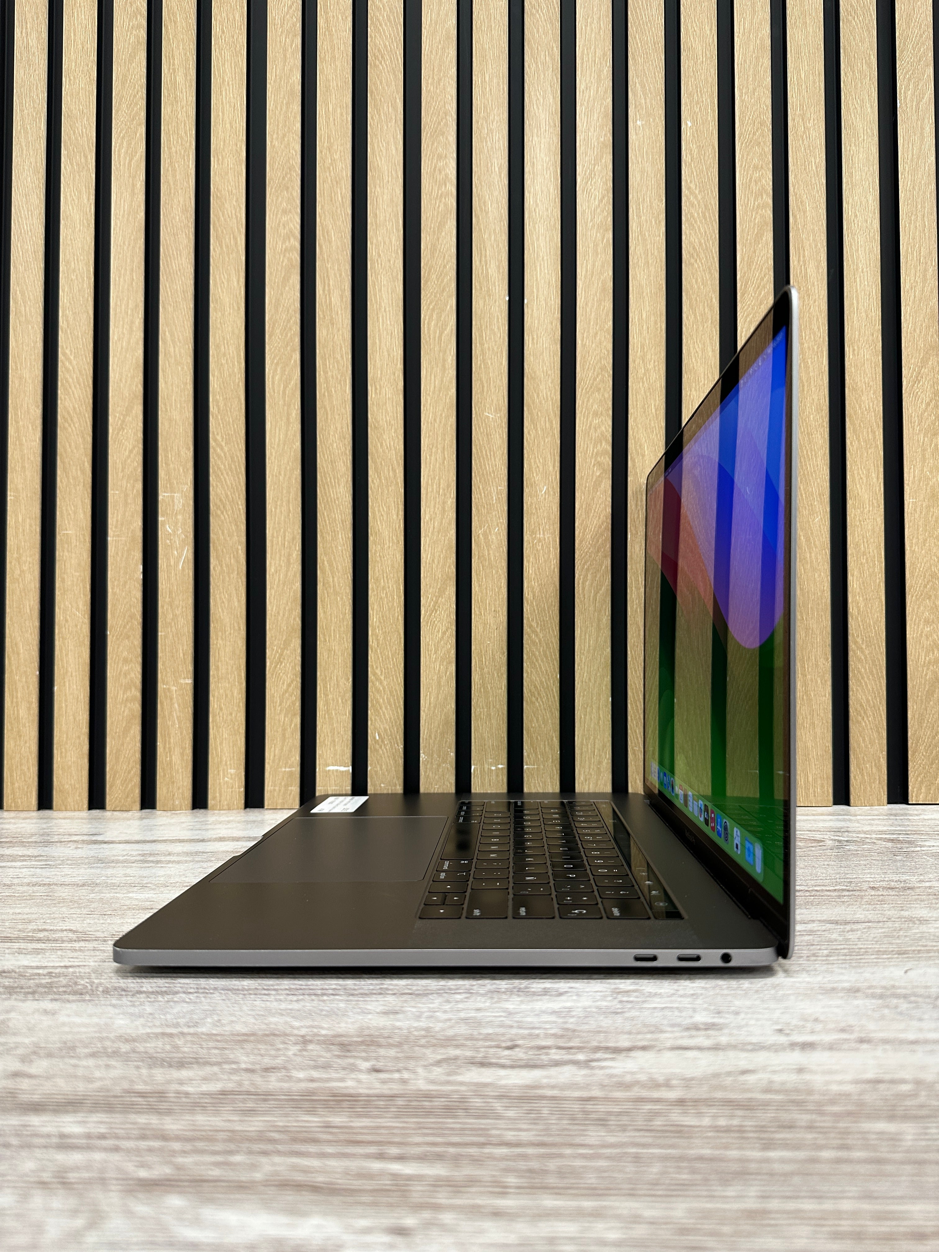 MacBook Pro 15" 2019 i7 16gb 1tb SSD