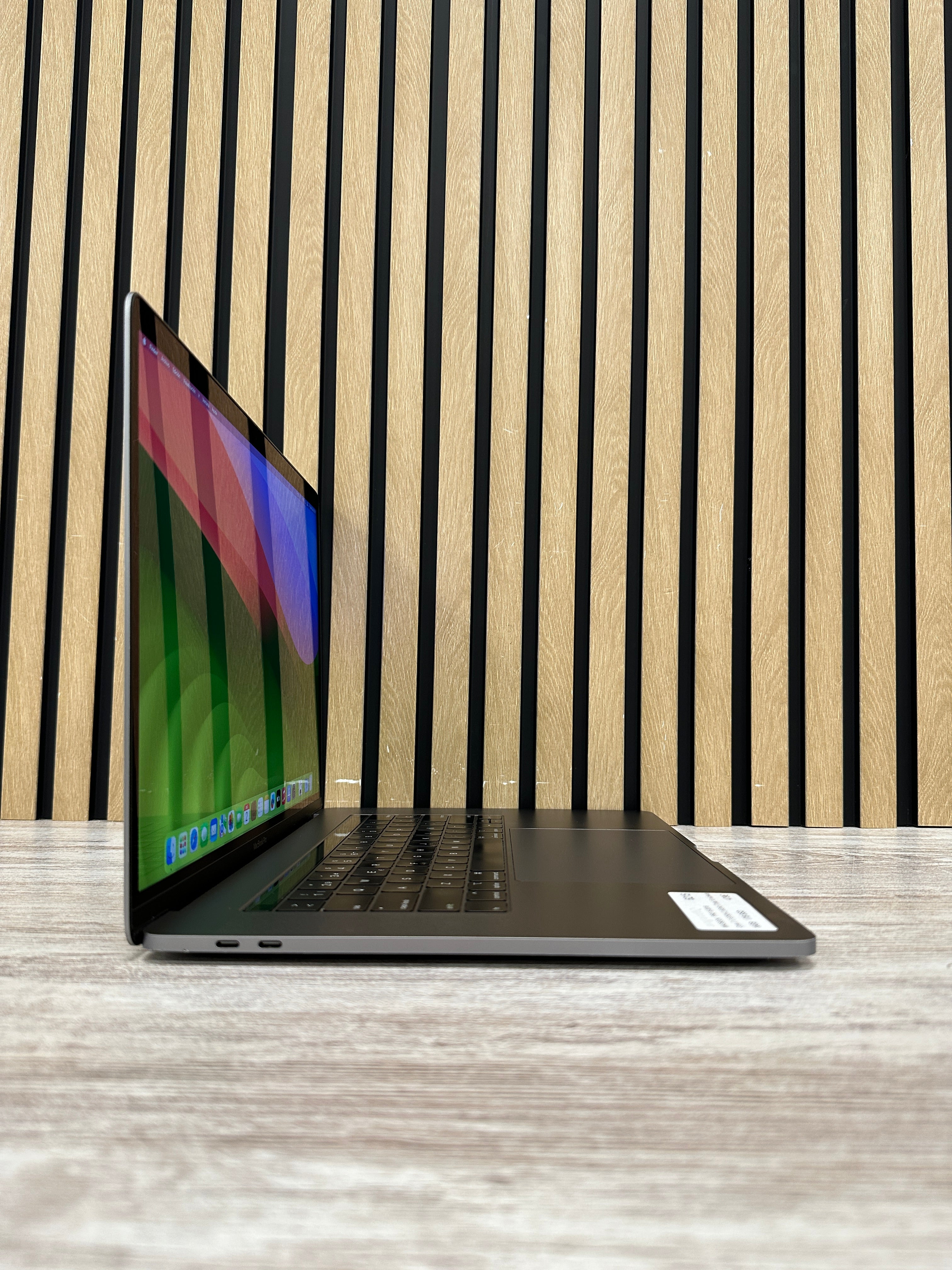 MacBook Pro 15" 2019 i7 16gb 1tb SSD