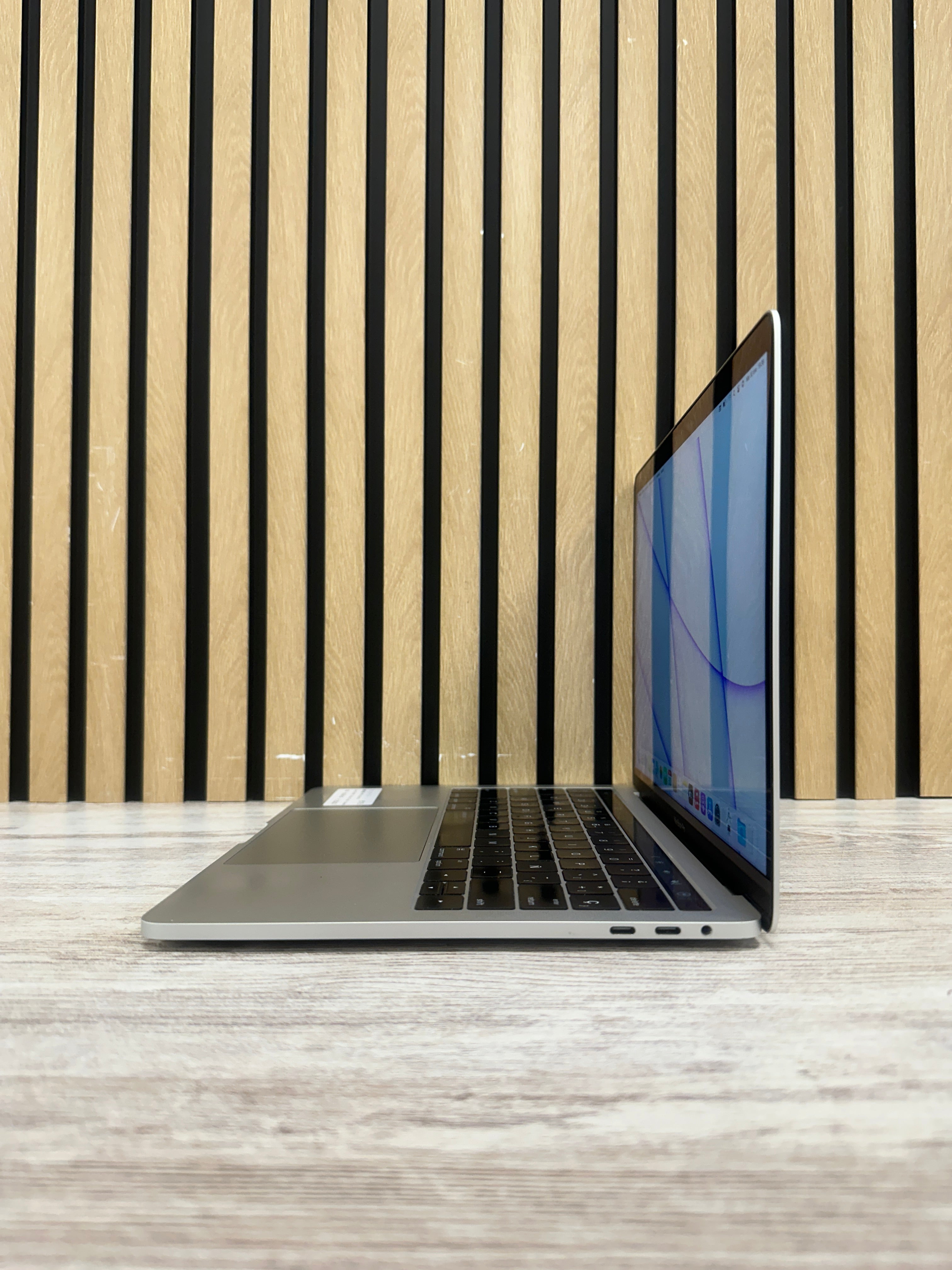 MacBook Pro 13" 2016 TB i5 16gb 500gb SSD