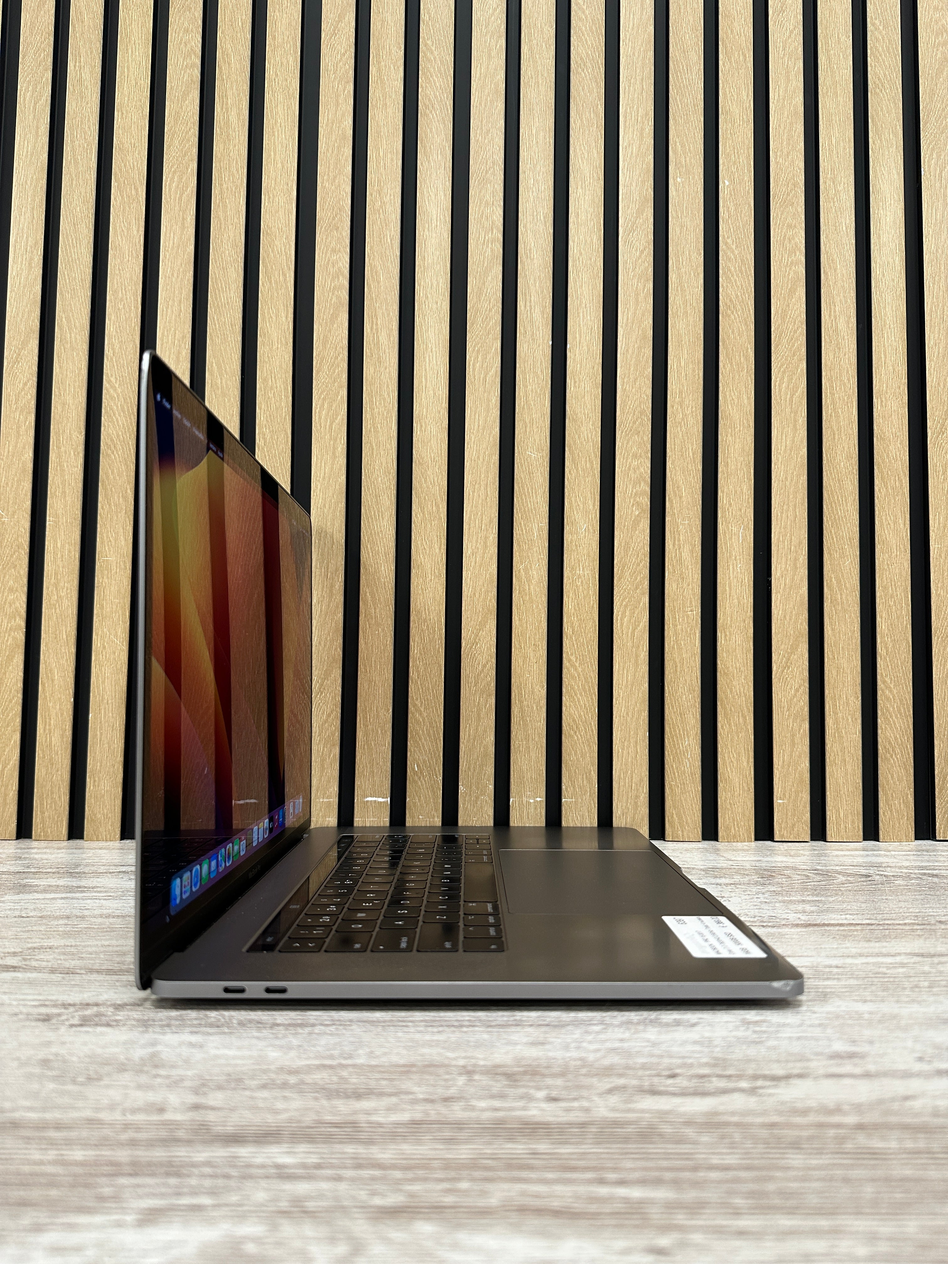 MacBook Pro 15" 2017 i7 16gb 500gb SSD