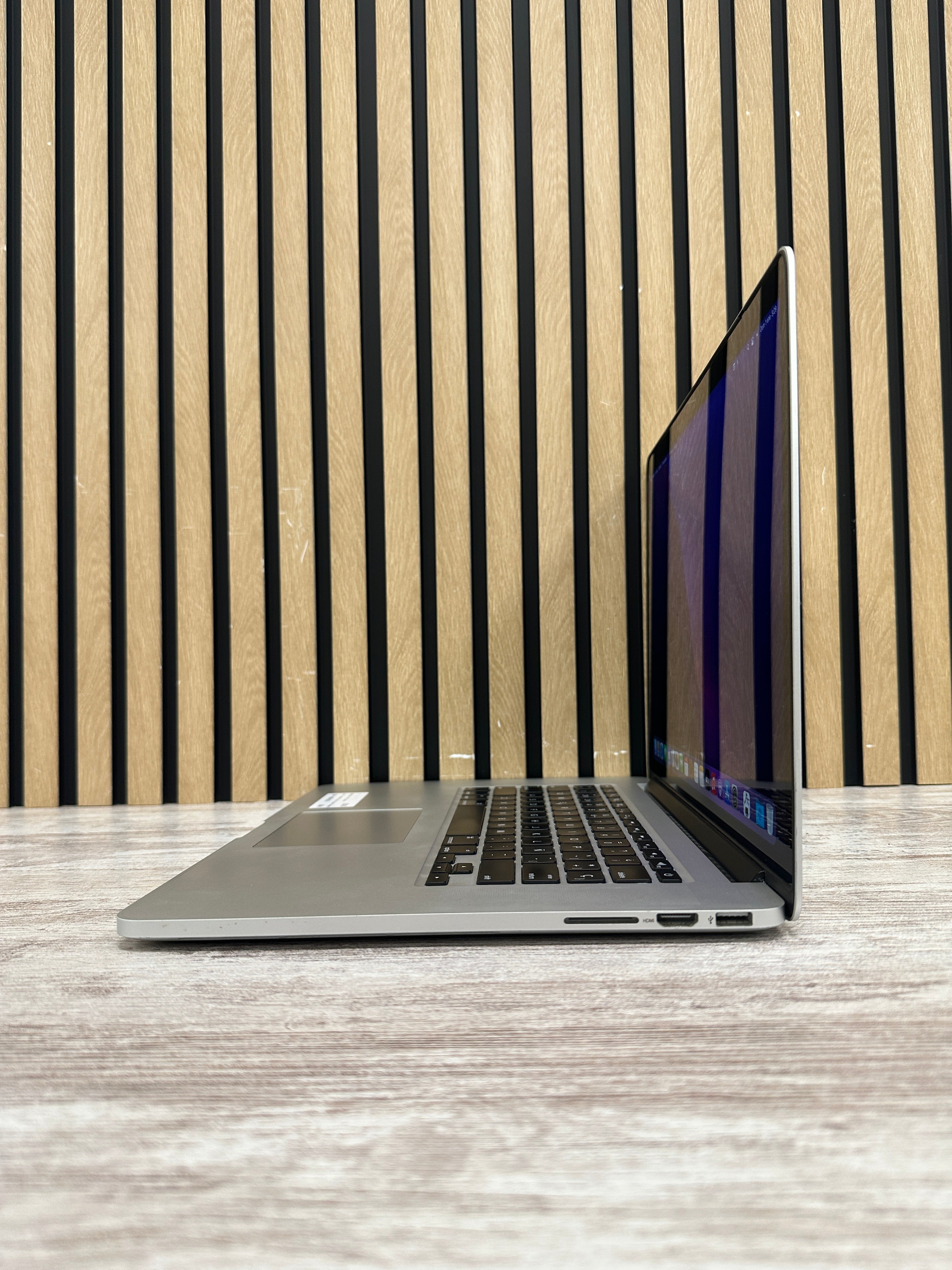 MacBook Pro 15" 2015 i7 16gb 500gb SSD