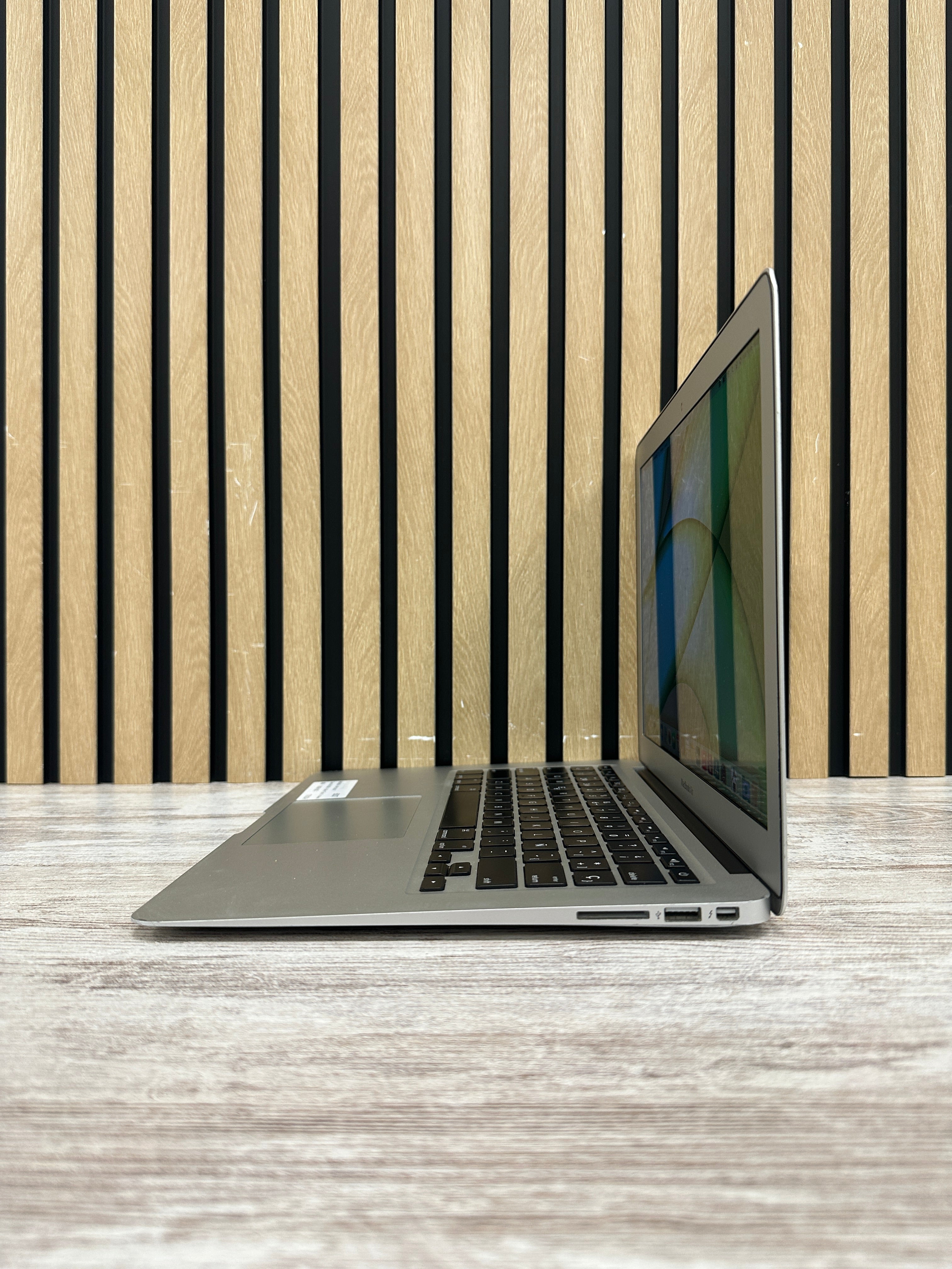 MacBook Air 13" 2017 i5 8gb 128gb SSD