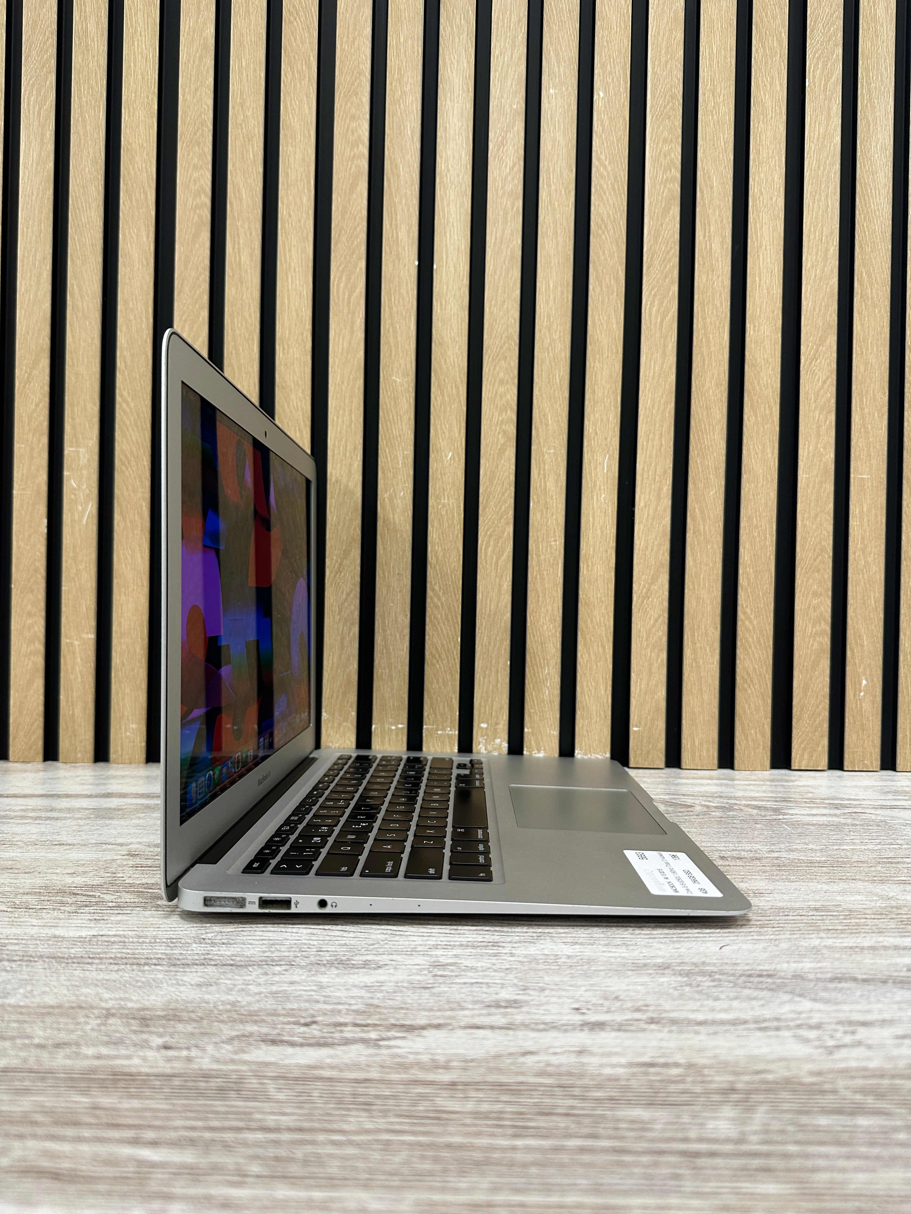 MacBook Air 13" 2015 i5 4gb 256gb SSD