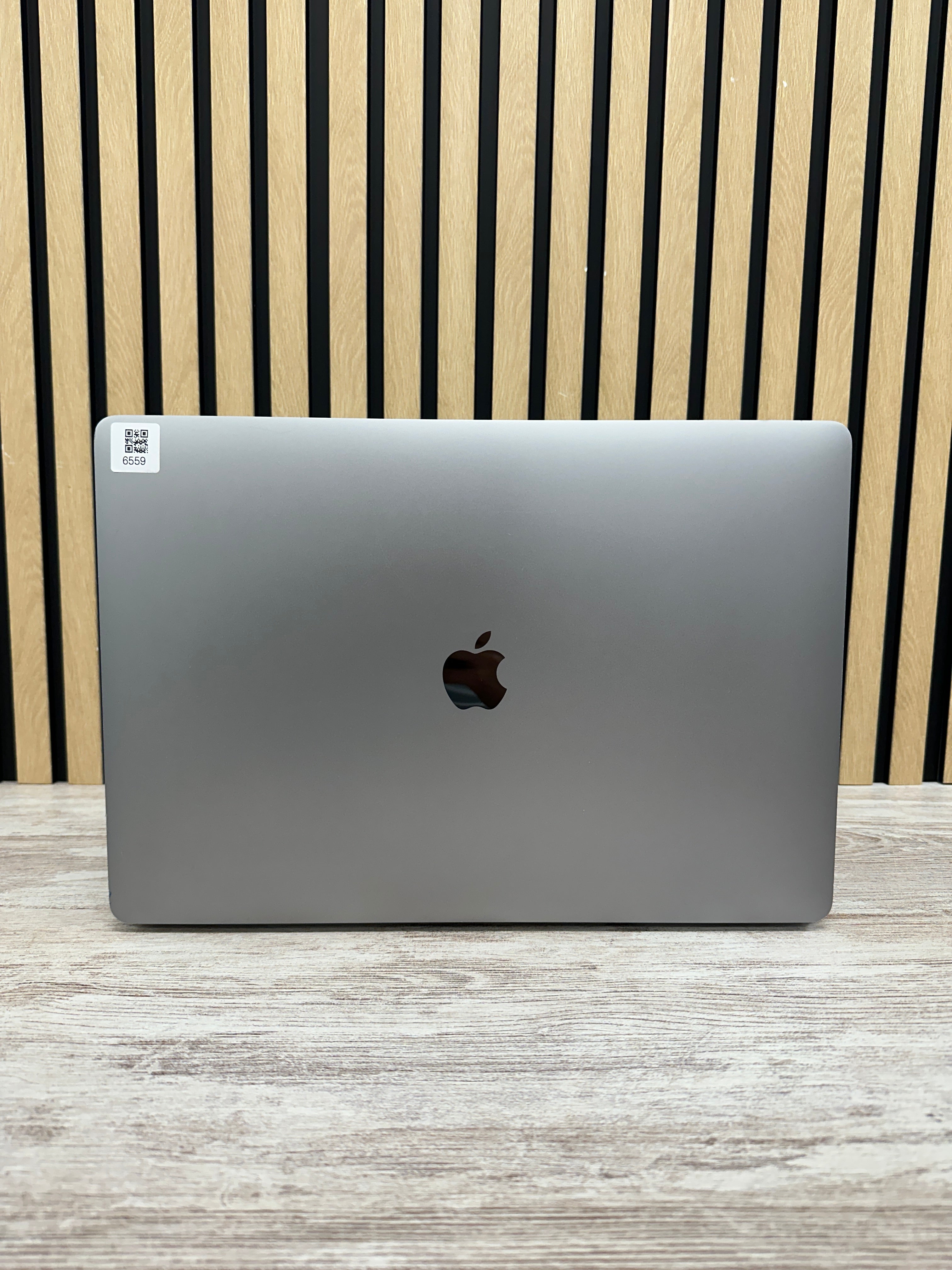 MacBook Pro 16" 2019 i7 16gb 500gb SSD